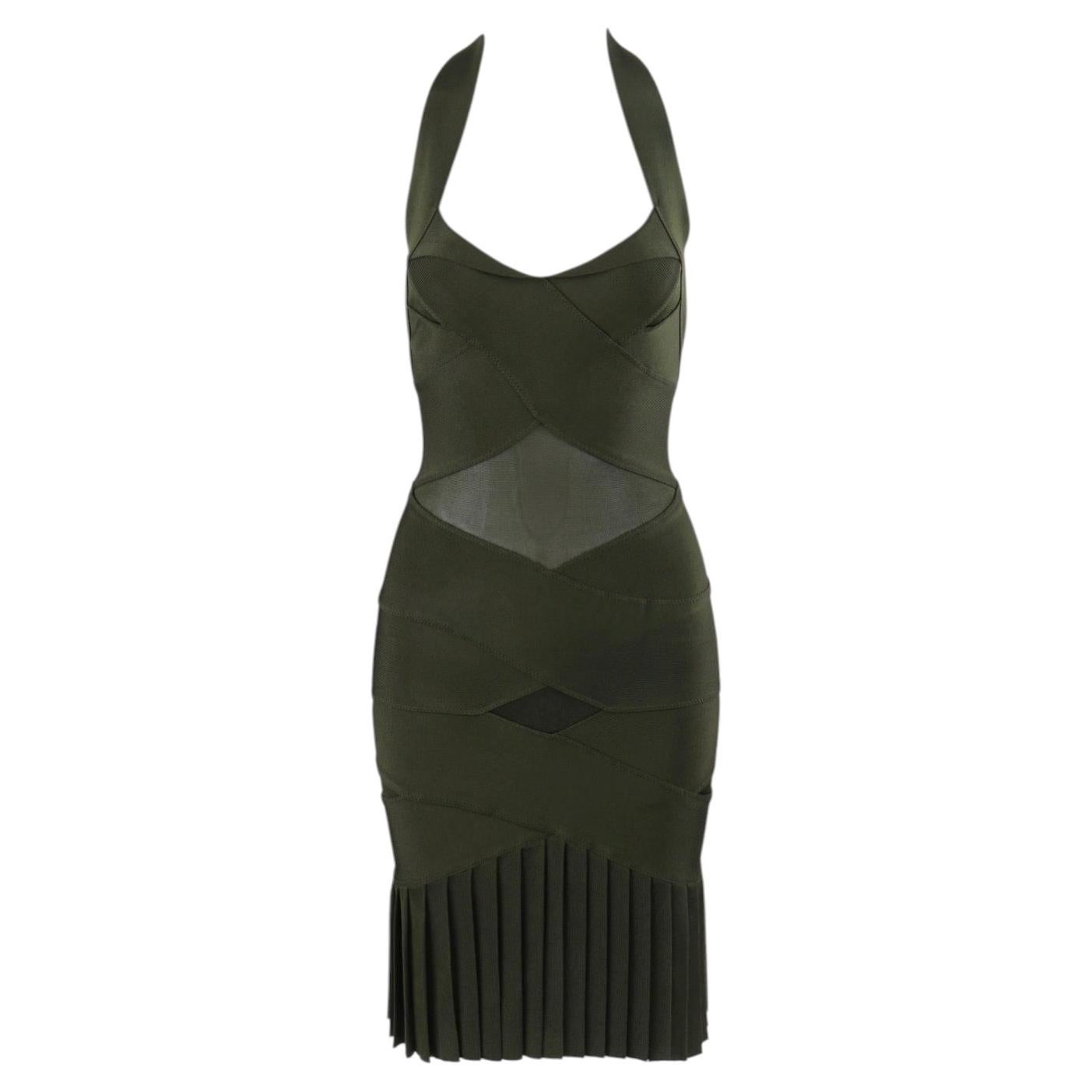 Is Alexander McQueen prêt-à-porter?