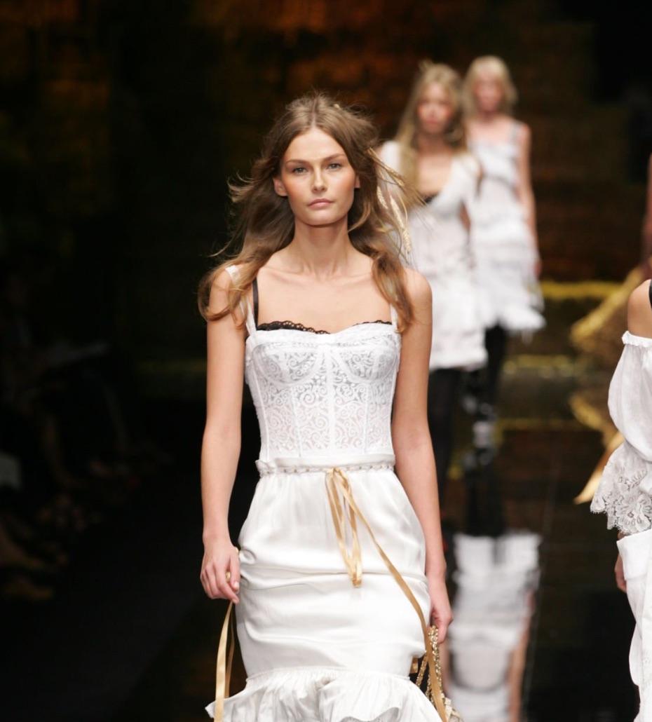 Nero S/S 2006 Dolce & Gabbana Corset Boned Sheer Black Broderie Anglais Bustier Top in vendita