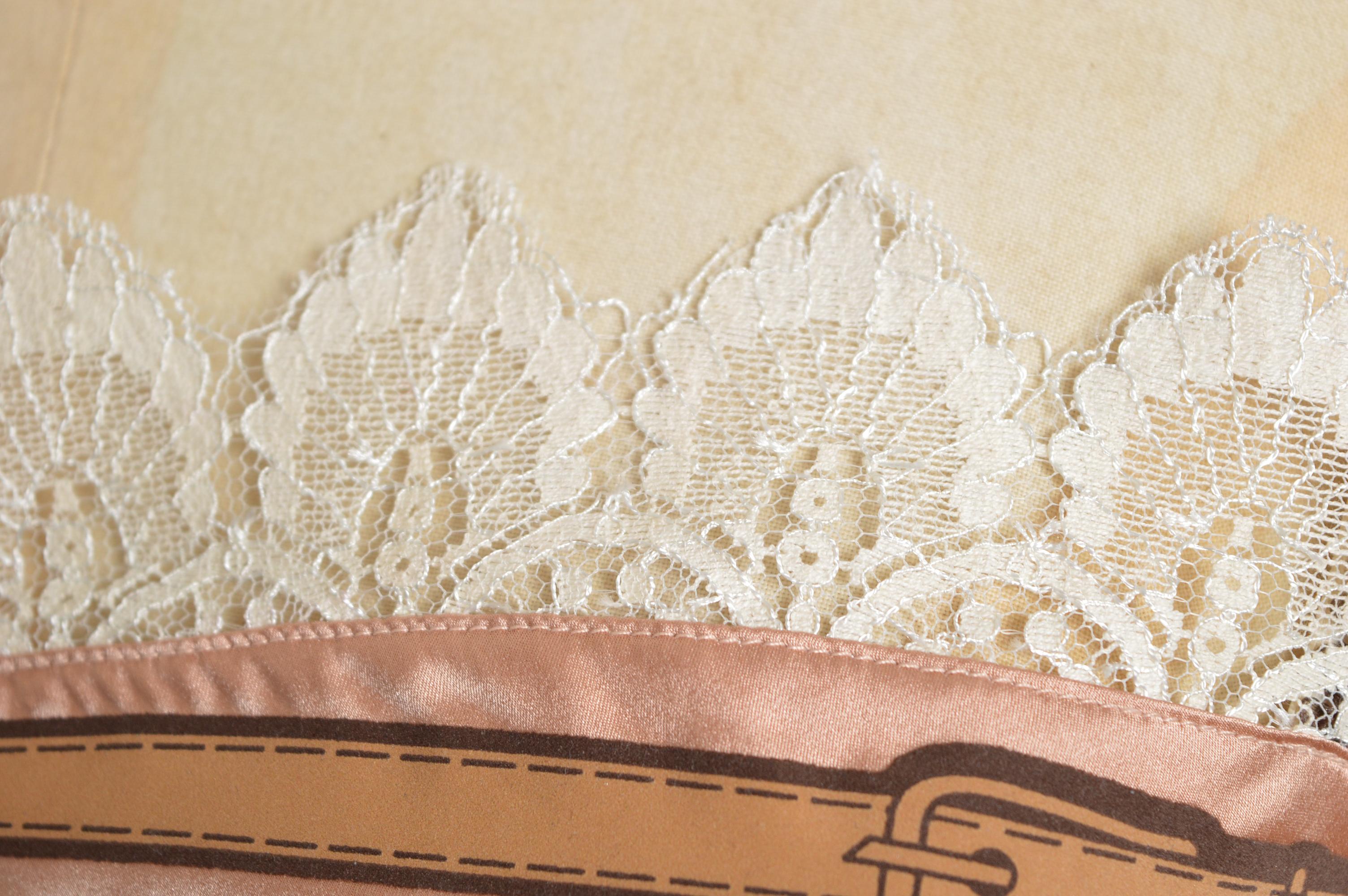 Canotta in raso e pizzo di John Galliano per la P/E 2006 - Canottiera - Canottiera in vendita 1