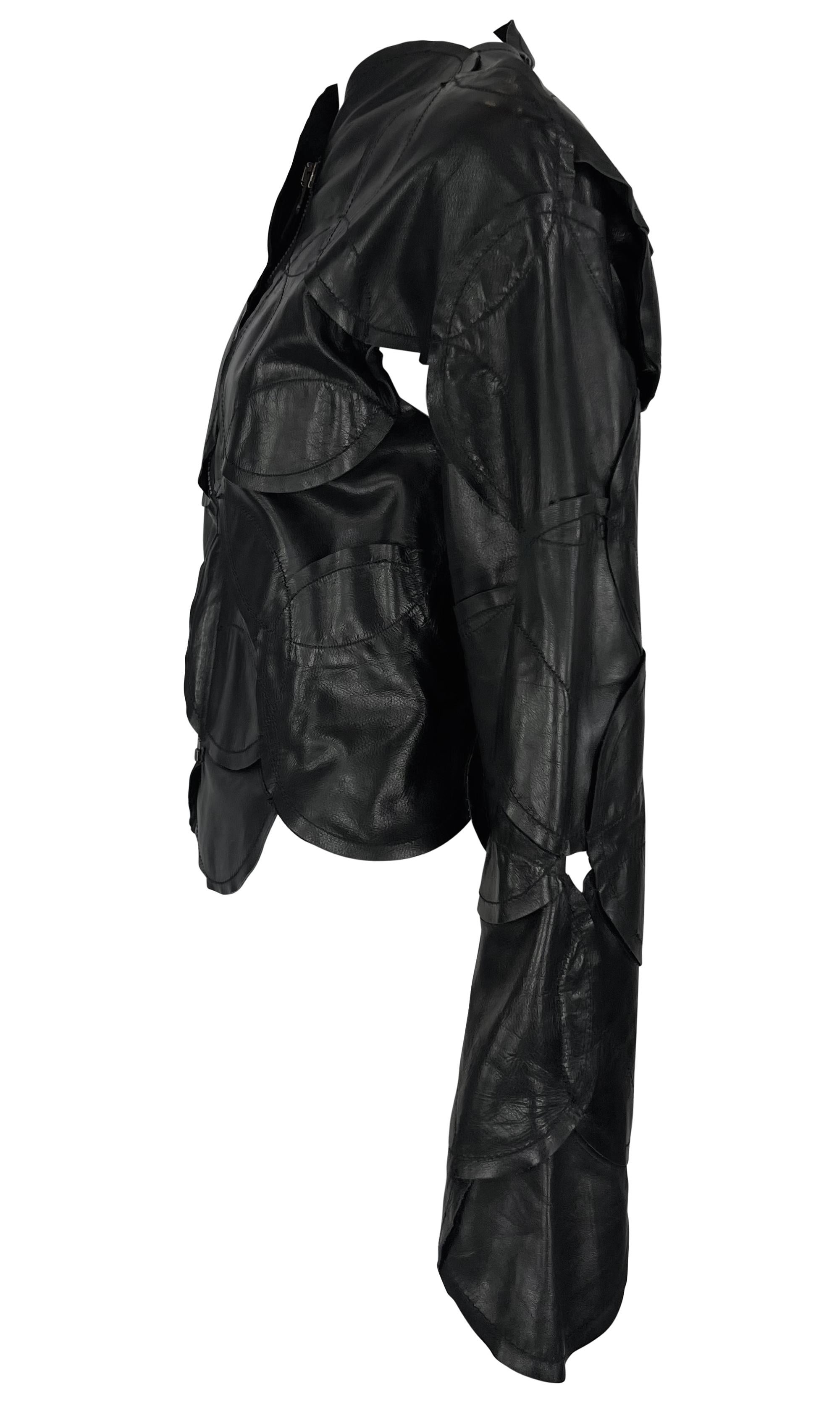 S/S 2006 Maison Martin Margiela Pasarela Chaqueta redonda de cuero negro abierta con parches en Excelente estado para la venta en West Hollywood, CA