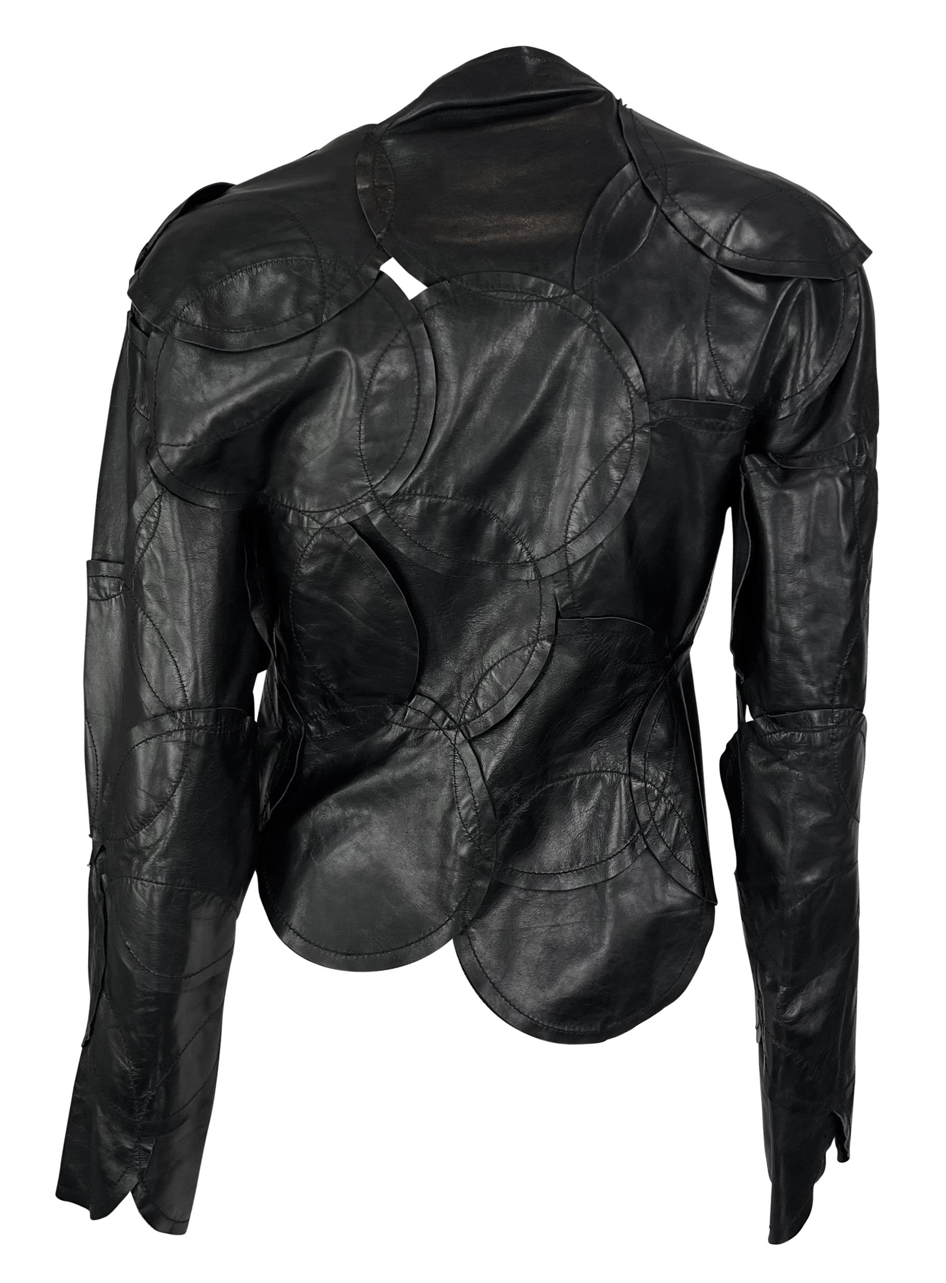 De las mujeres S/S 2006 Maison Martin Margiela Pasarela Chaqueta redonda de cuero negro abierta con parches en venta
