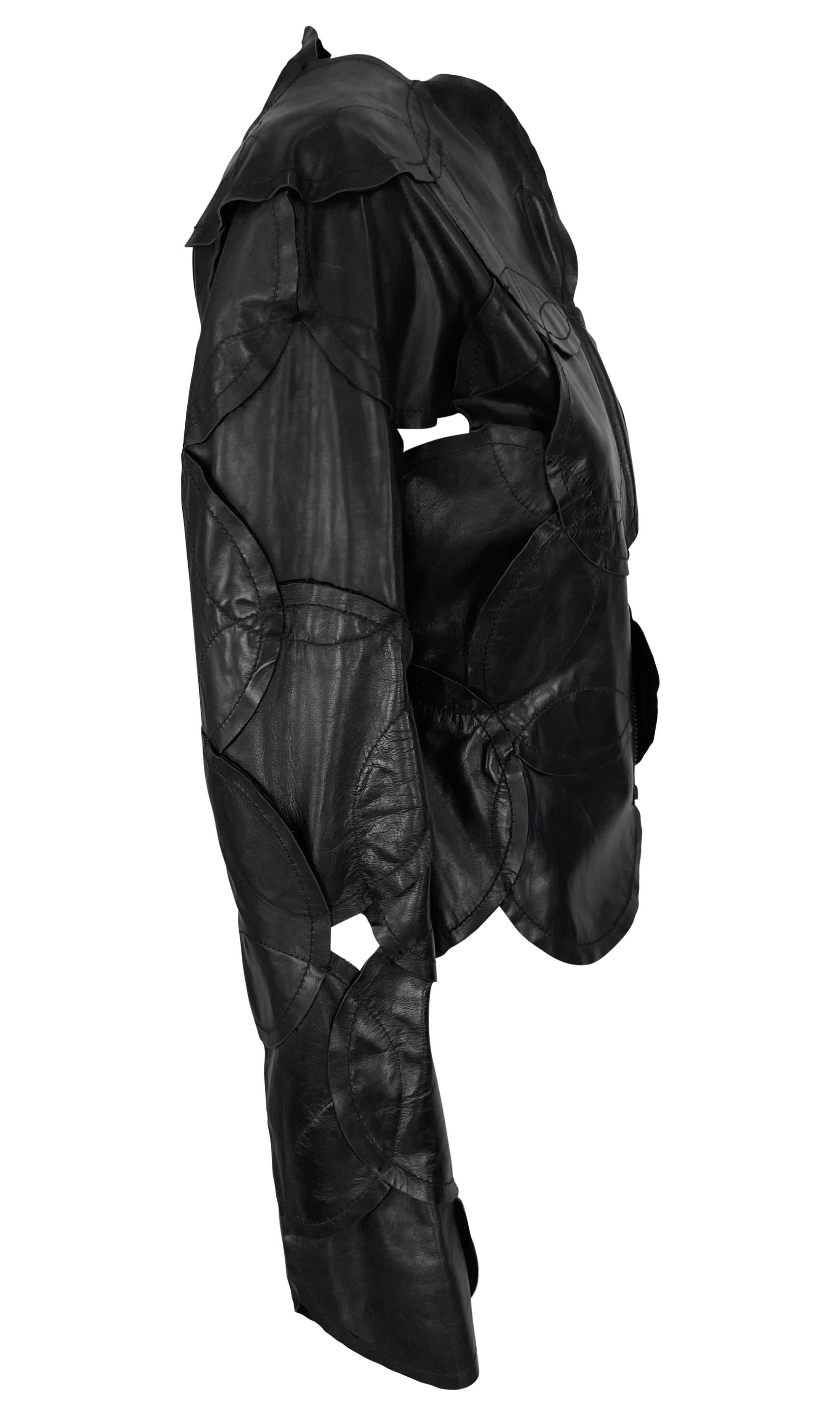 S/S 2006 Maison Martin Margiela Pasarela Chaqueta redonda de cuero negro abierta con parches en venta 1