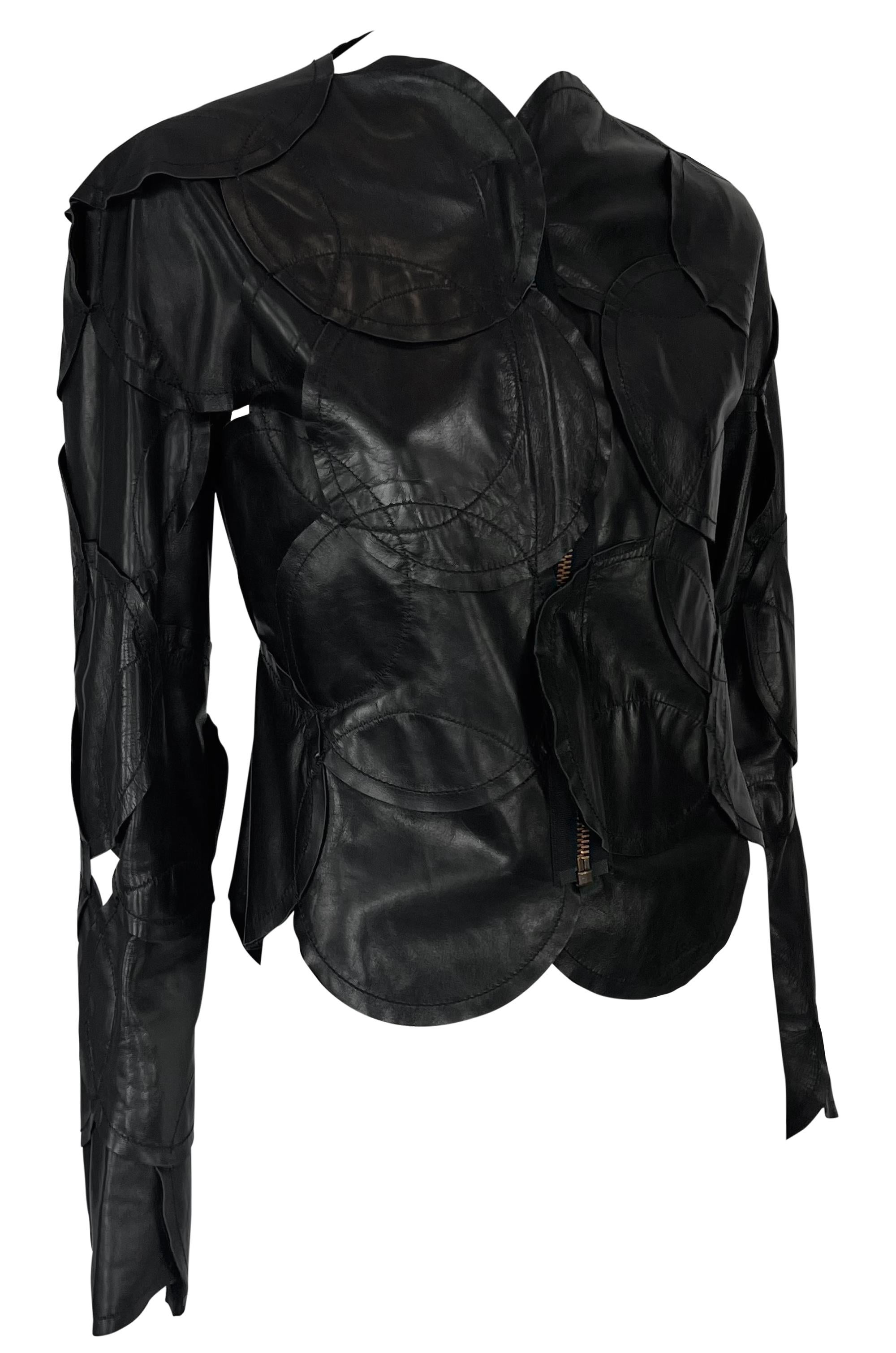 S/S 2006 Maison Martin Margiela Pasarela Chaqueta redonda de cuero negro abierta con parches en venta 3