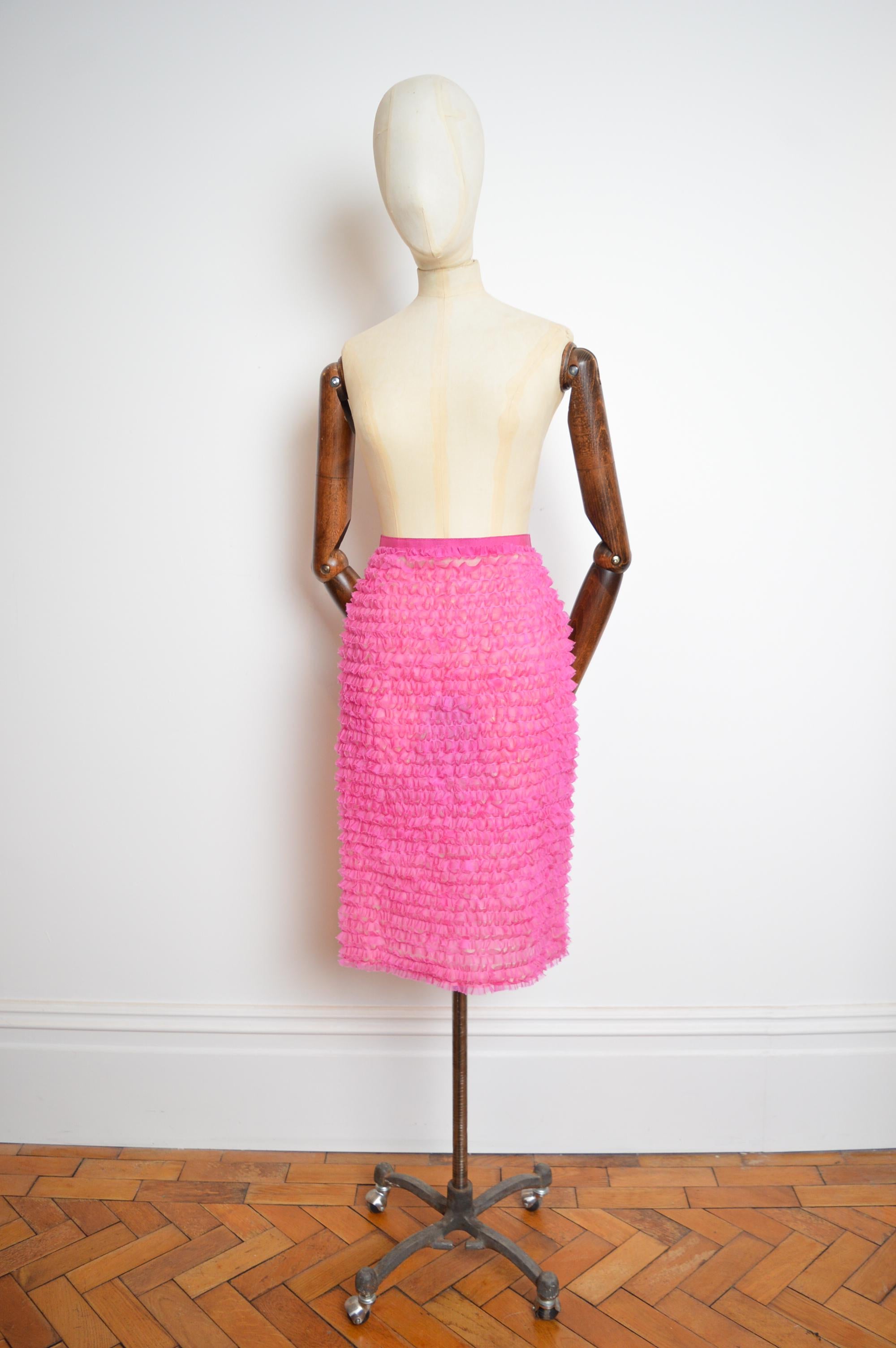 S/S 2006 Pink Tulle Dolce & Gabbana Ruffled Silk Blouse and matching Skirt suit For Sale 1