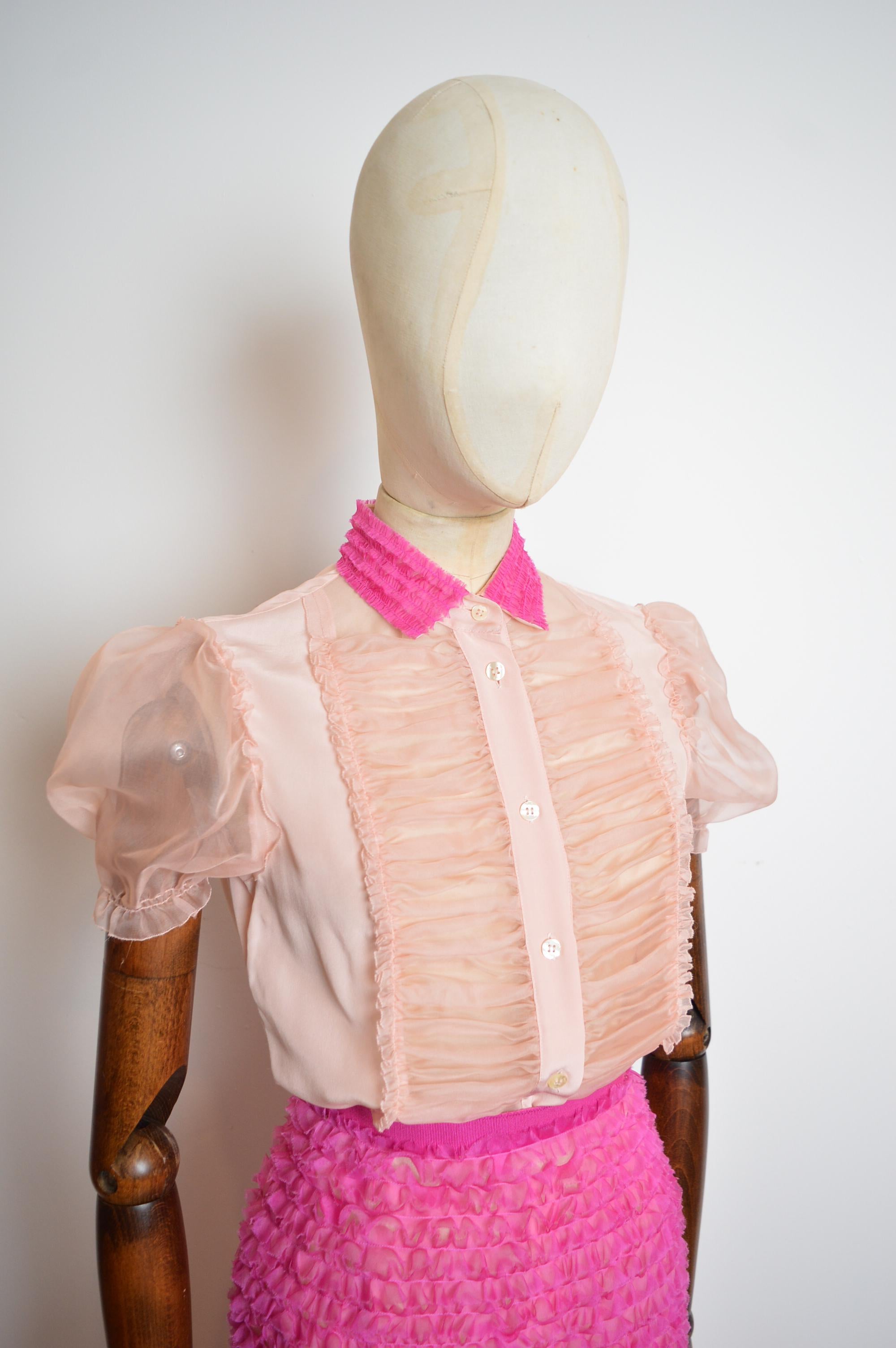 S/S 2006 Pink Tulle Dolce & Gabbana Ruffled Silk Blouse and matching Skirt suit For Sale 5