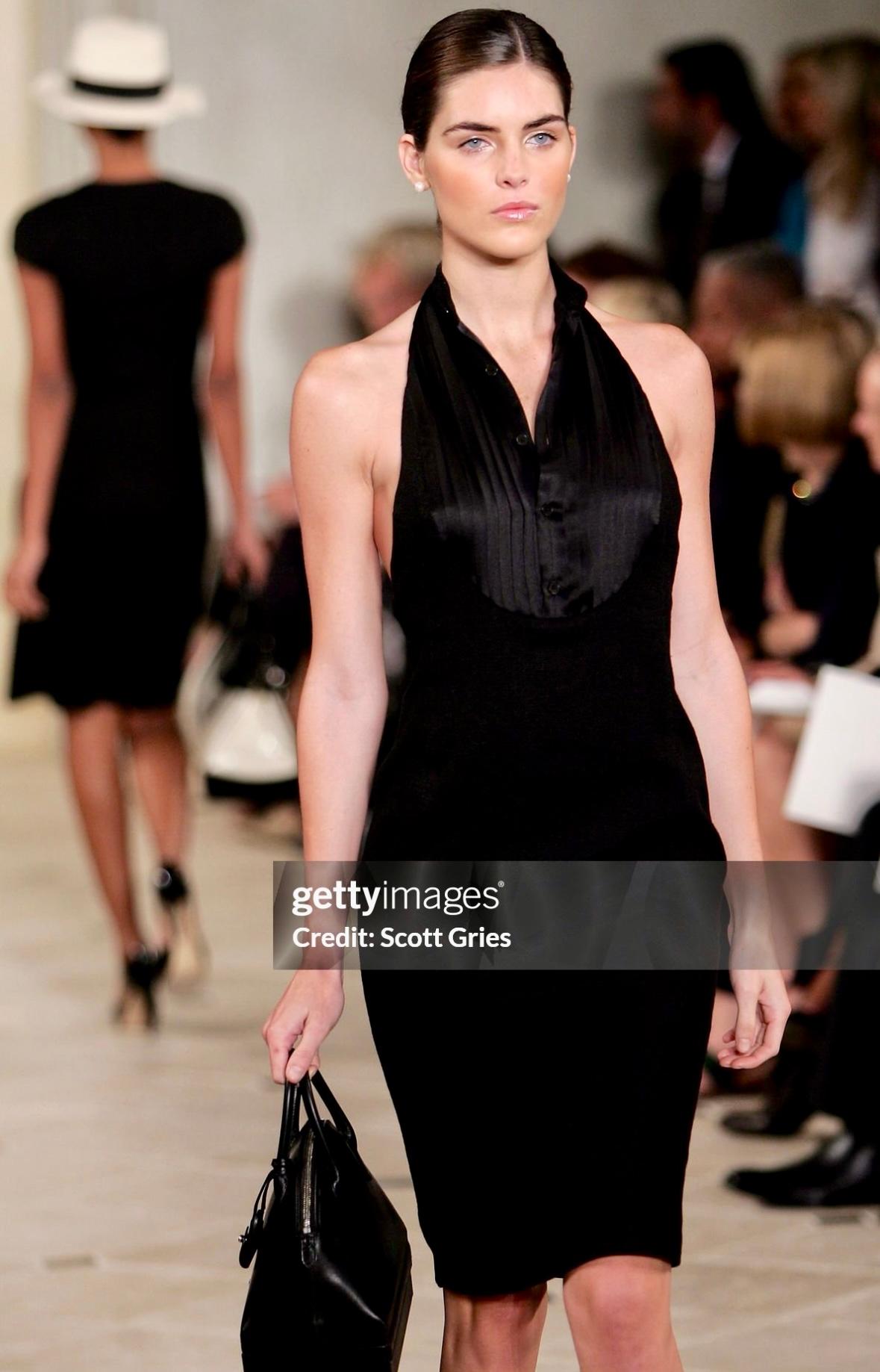 S/S 2007 Ralph Lauren Runway Vestido negro de lino con botones y escote halter sin espalda en venta 2