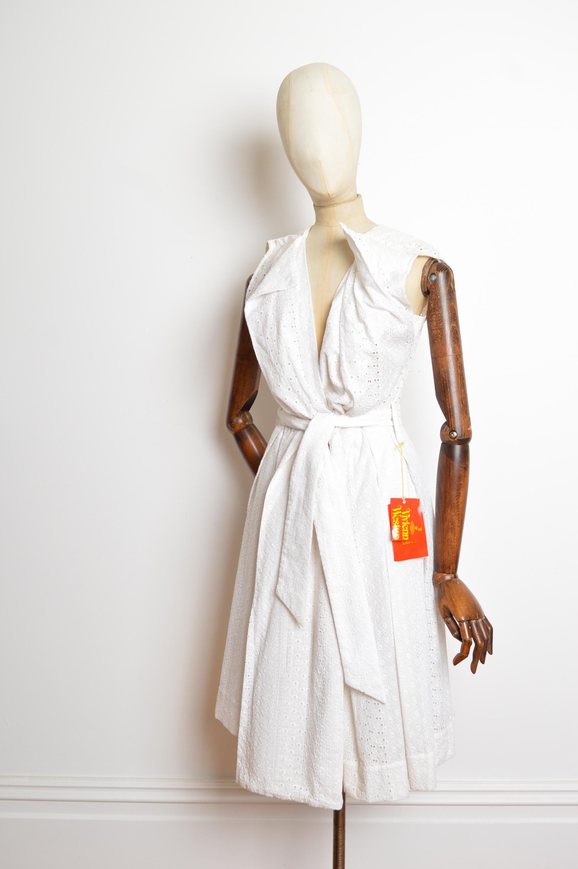 S/S 2007 Vivienne Westwood Weißes Broderie Anglaise Vintage Spitze Tee-Kleid (Grau) im Angebot