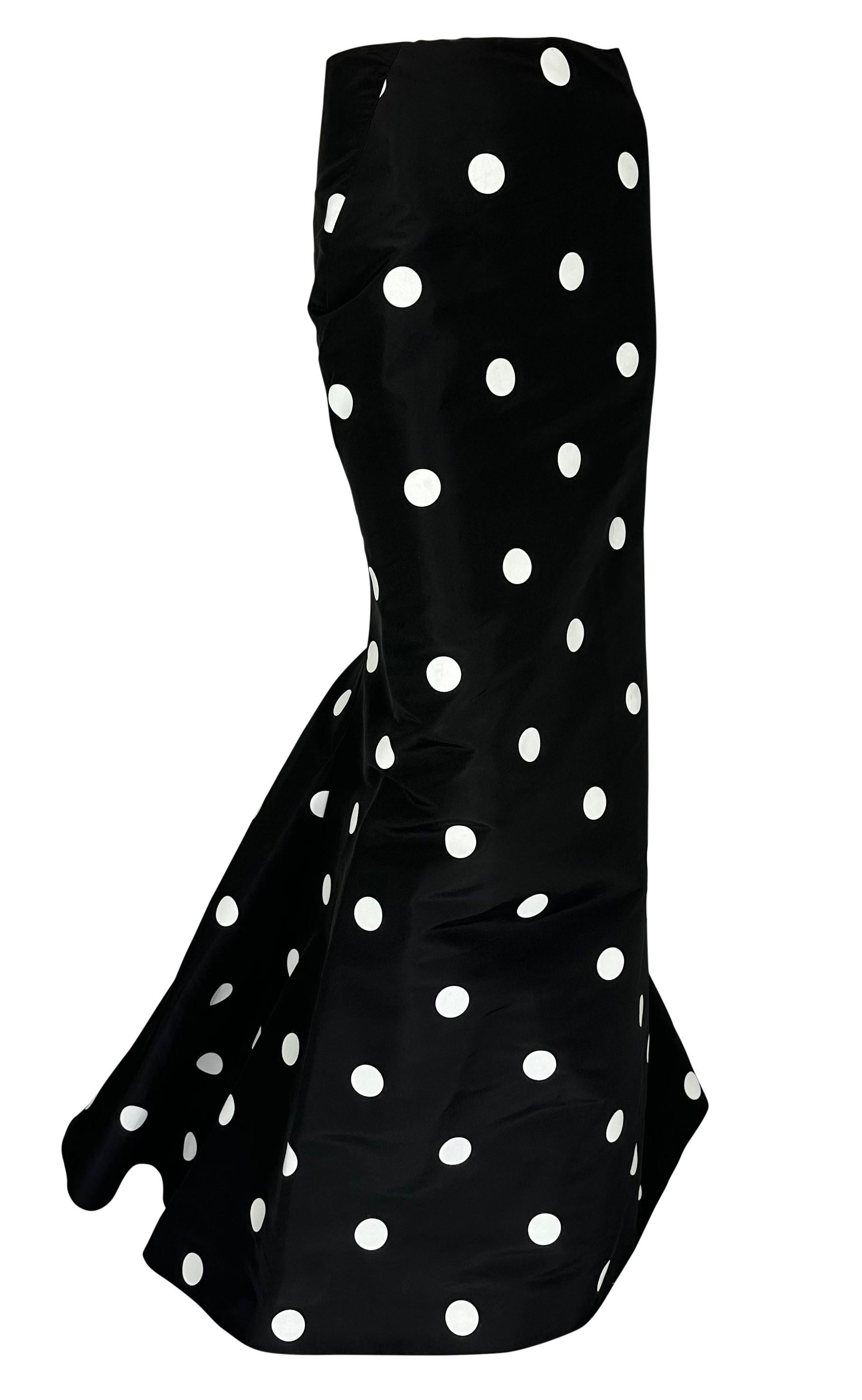 TheRealList presents: an incredible black and white polka dot high-waisted Ralph Lauren Collection full-length skirt. From the Spring/Summer 2008 40th anniversary collection, this skirt debuted in the season’s grandiose NYC runway presentation as