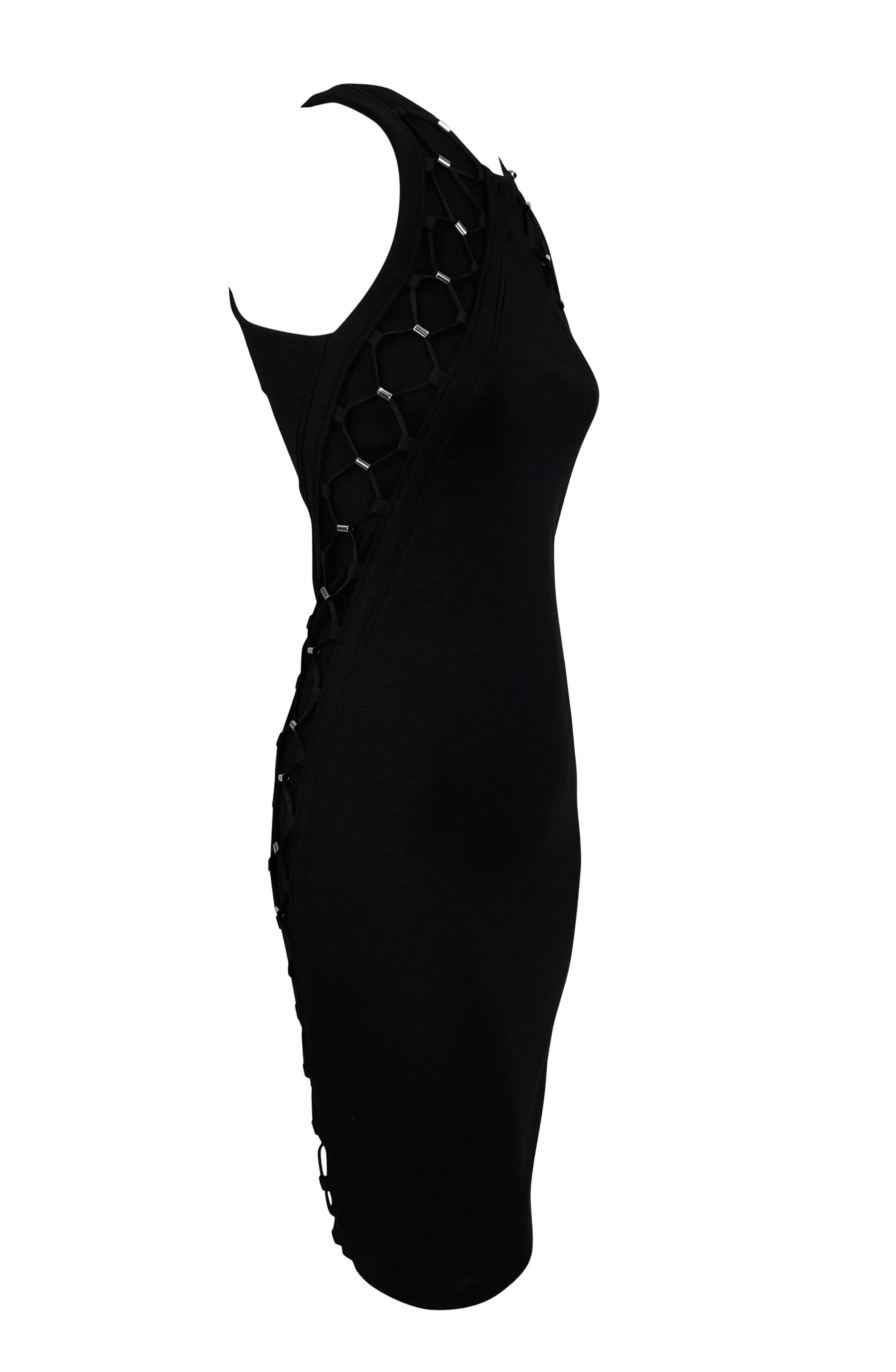 S/S 2010 Gucci by Frida Giannini Black Bodycon Lace-Up Sleeveless Cocktail Dress For Sale 1