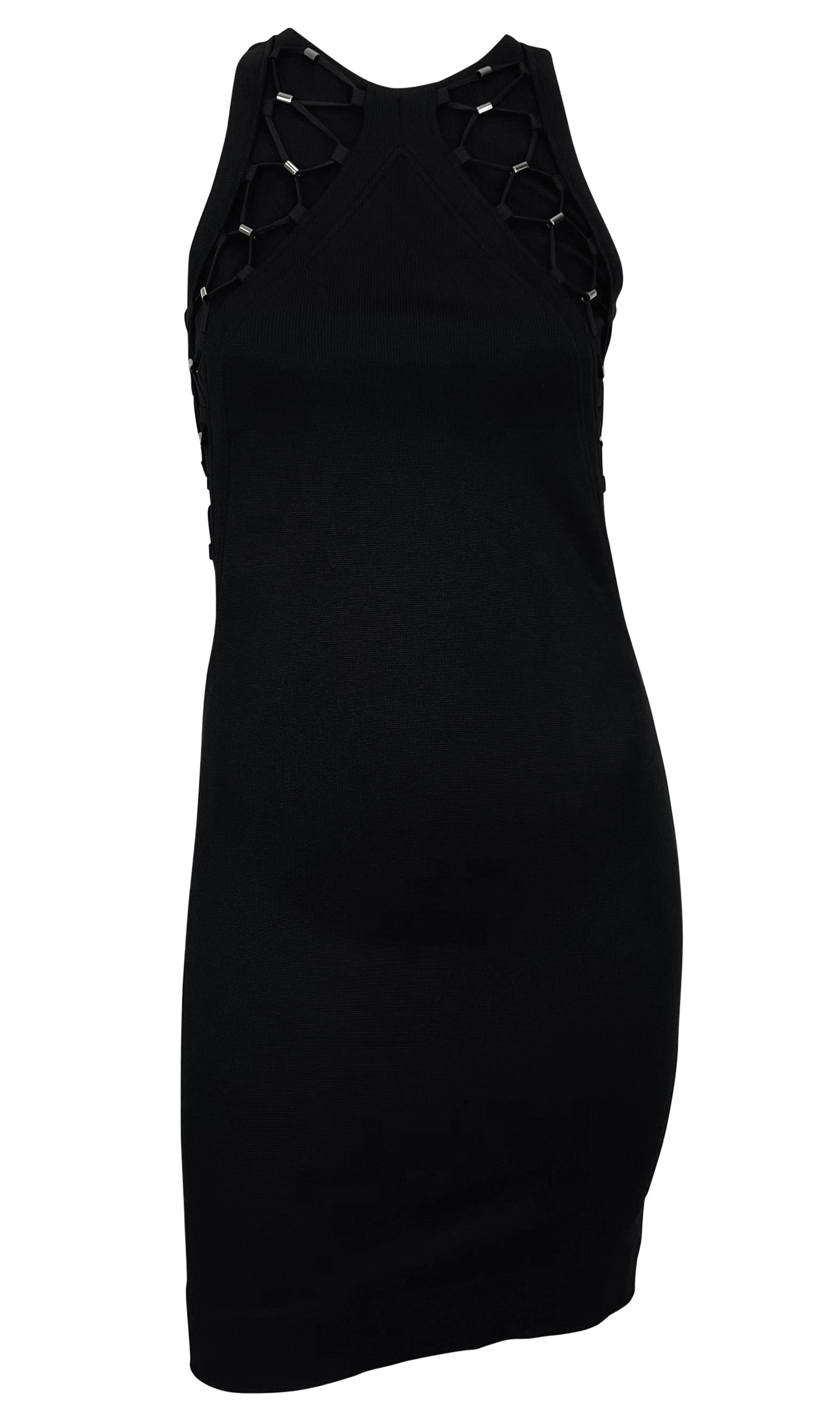 S/S 2010 Gucci by Frida Giannini Black Bodycon Lace-Up Sleeveless Cocktail Dress For Sale 2