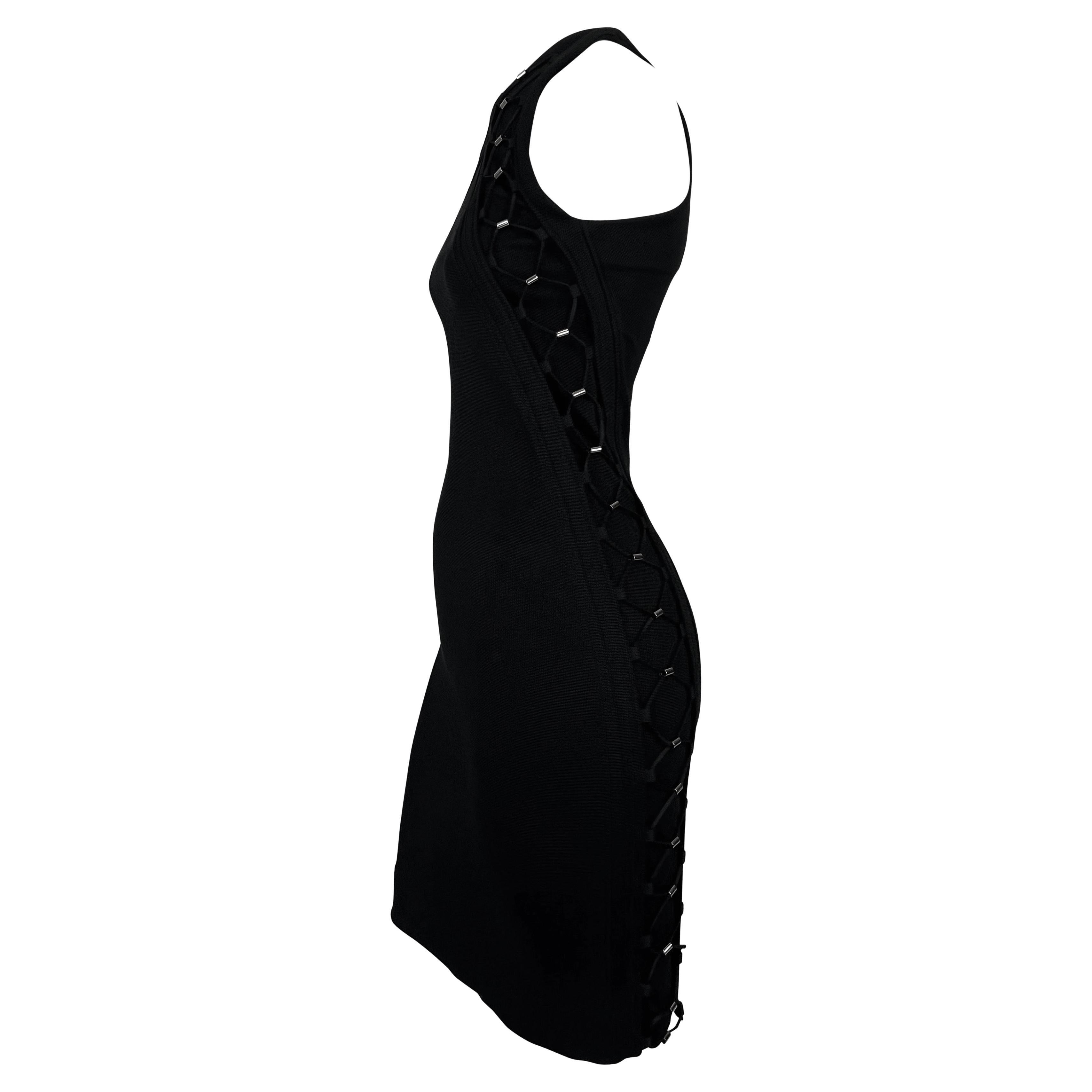 S/S 2010 Gucci by Frida Giannini Black Bodycon Lace-Up Sleeveless Cocktail Dress For Sale