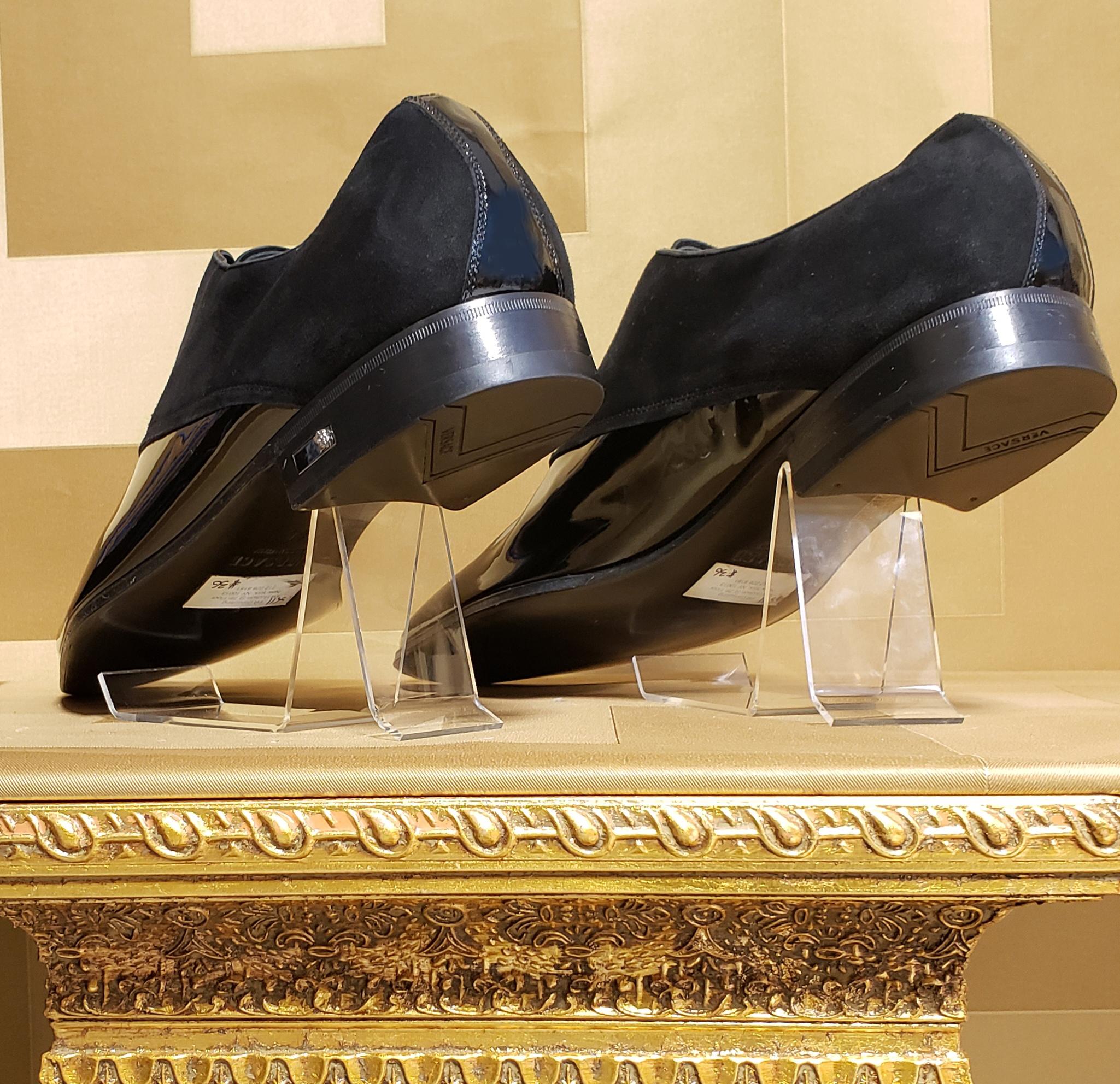 Men's S/S 2011 look # 36 NEW VERSACE BLACK PATENT LEATHER LOAFER with SUEDE 44 - 11 For Sale