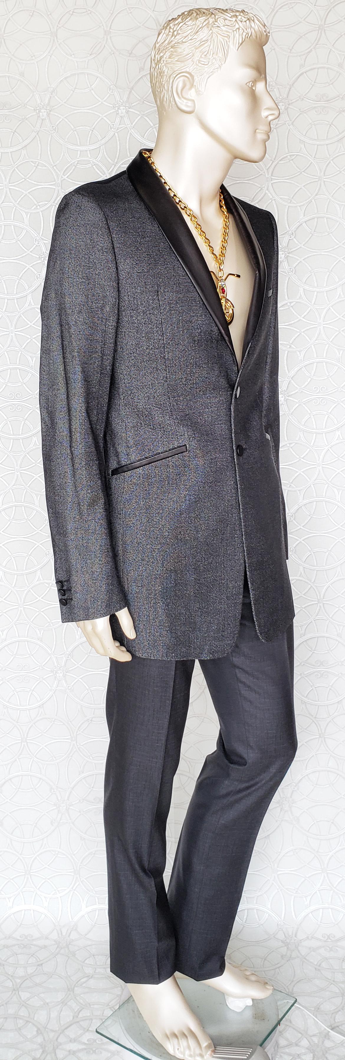 Men's S/S 2011 look #7 NEW VERSACE GRAY WOOL and SILK SUIT 48 - 38 (M) For Sale