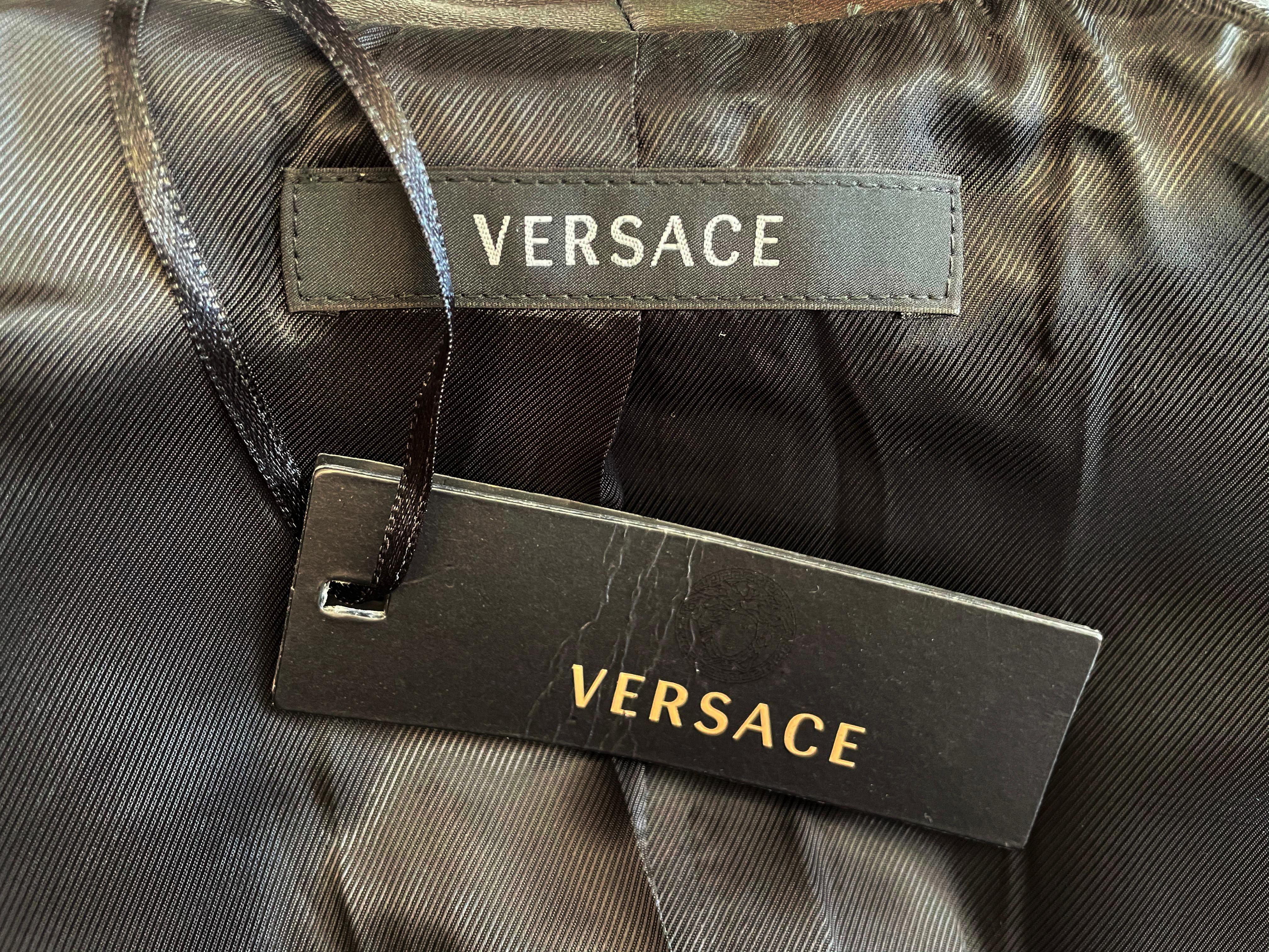 S/S 2011 look #7 NEW VERSACE GRAY WOOL and SILK SUIT 48 - 38 (M) For Sale 3