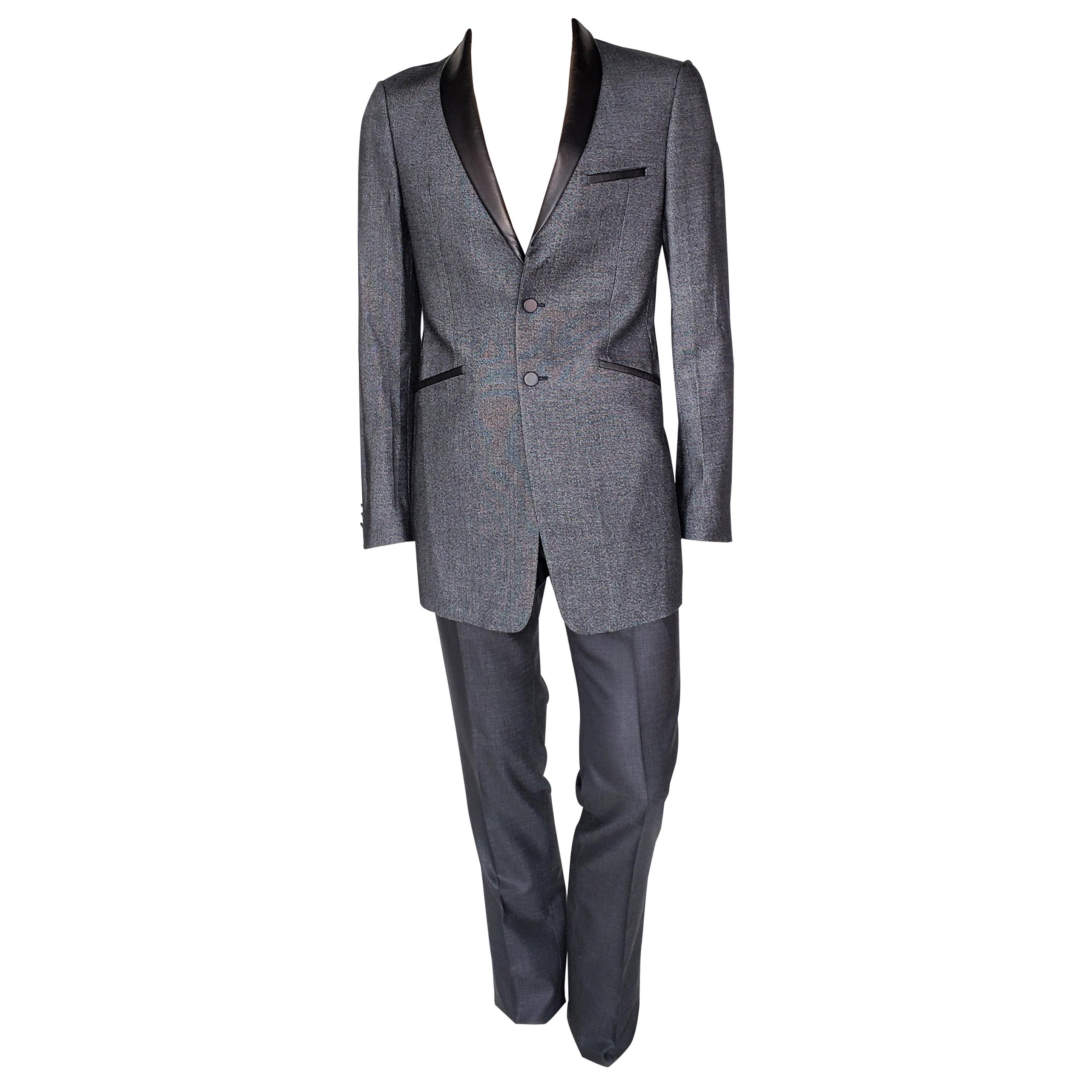 S/S 2011 look #7 NEW VERSACE GRAY WOOL and SILK SUIT 48 - 38 (M) For Sale