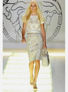 Look P/E 2012#26 Crop Top in pelle con borchie Versace Taglia IT 44