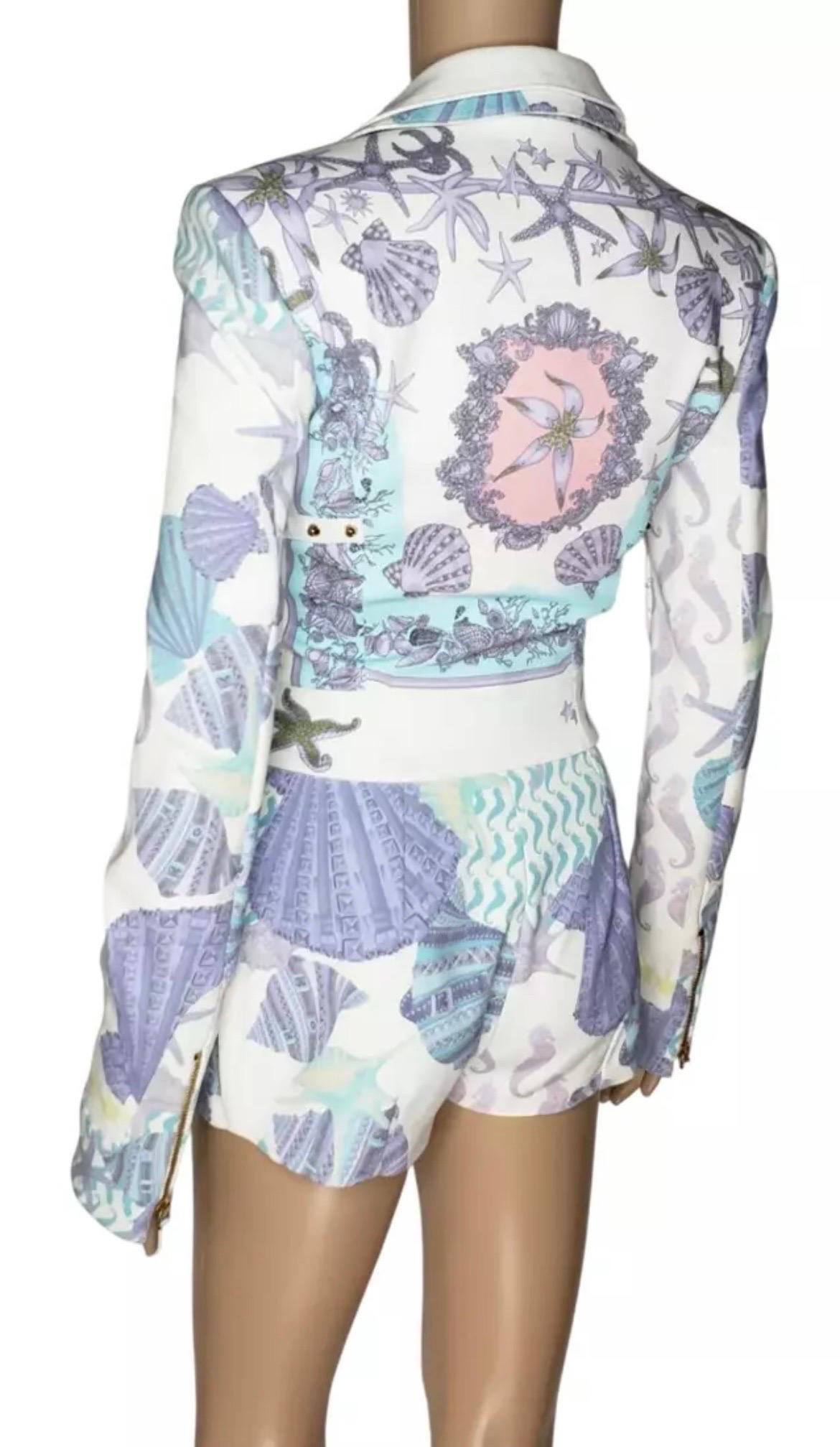 S/S 2012 Versace Traje de chaqueta y pantalón corto con estampado de conchas 38 - 2 en Nuevo estado para la venta en Montgomery, TX