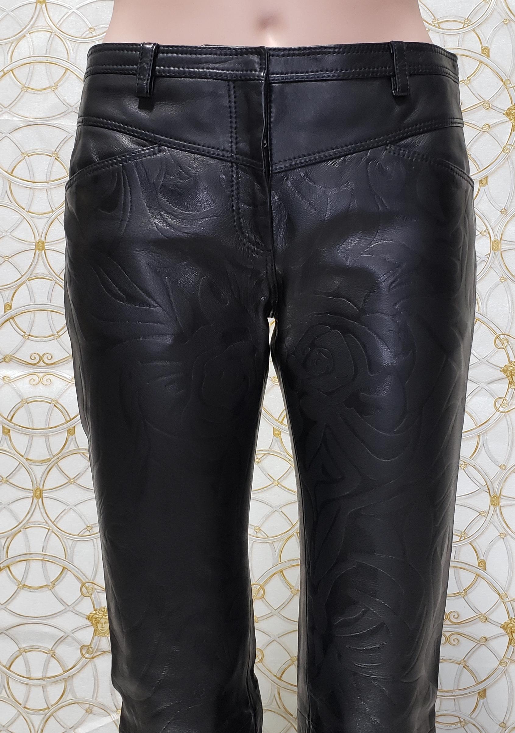 S/S 2014 Look # 35 VERSACE BLACK LEATHER FLORAL PRINT PANTS size 38 - 2 For Sale 2