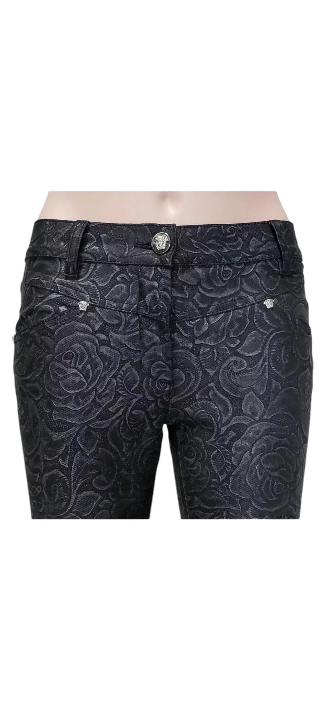 S/S 2014 Look #5 Versace Black Floral Print Slim Jeans Pants Size 26 For Sale 5