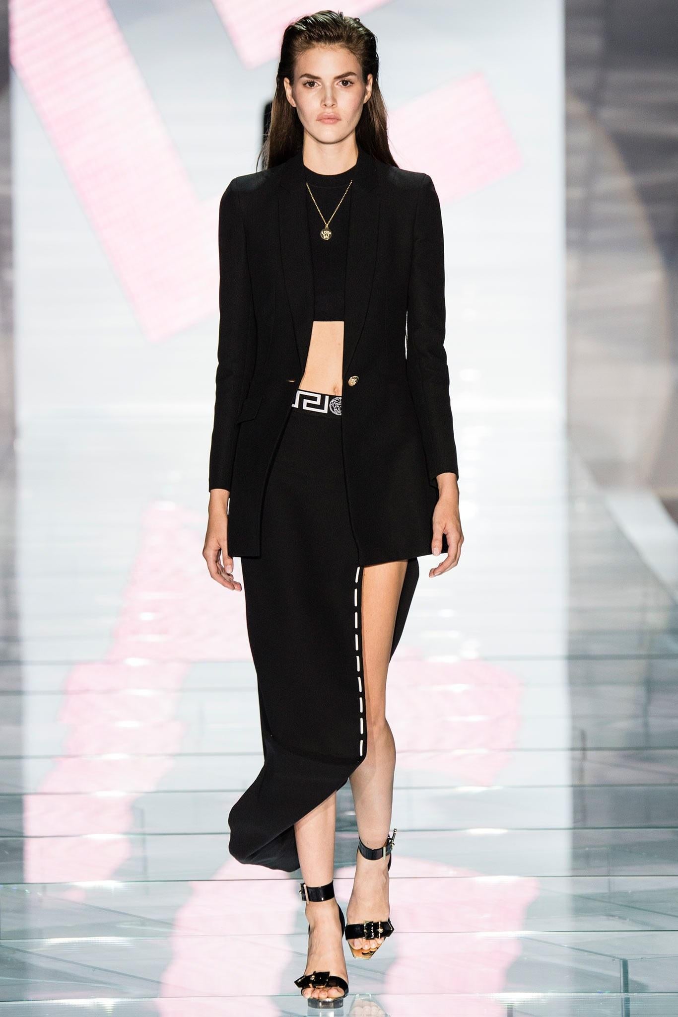 VERSACE

Actual runway sample Spring/Summer 2015 look #1,2,3 


Black silk knitted stretchy crop top
Back zipper
Turtleneck




Content: 95% silk, 5% polyester


IT Size  38 - US 2
Total length 14