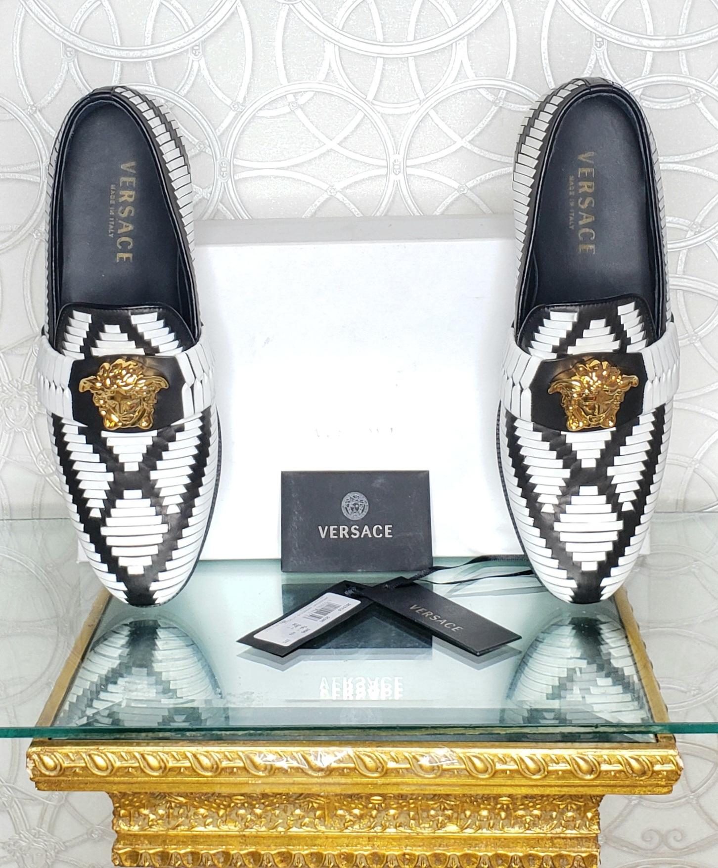 S/S 2015 Look # 38 VERSACE WOVEN BICOLOR LOAFERS Size 42.5 - 9.5 In New Condition For Sale In Montgomery, TX