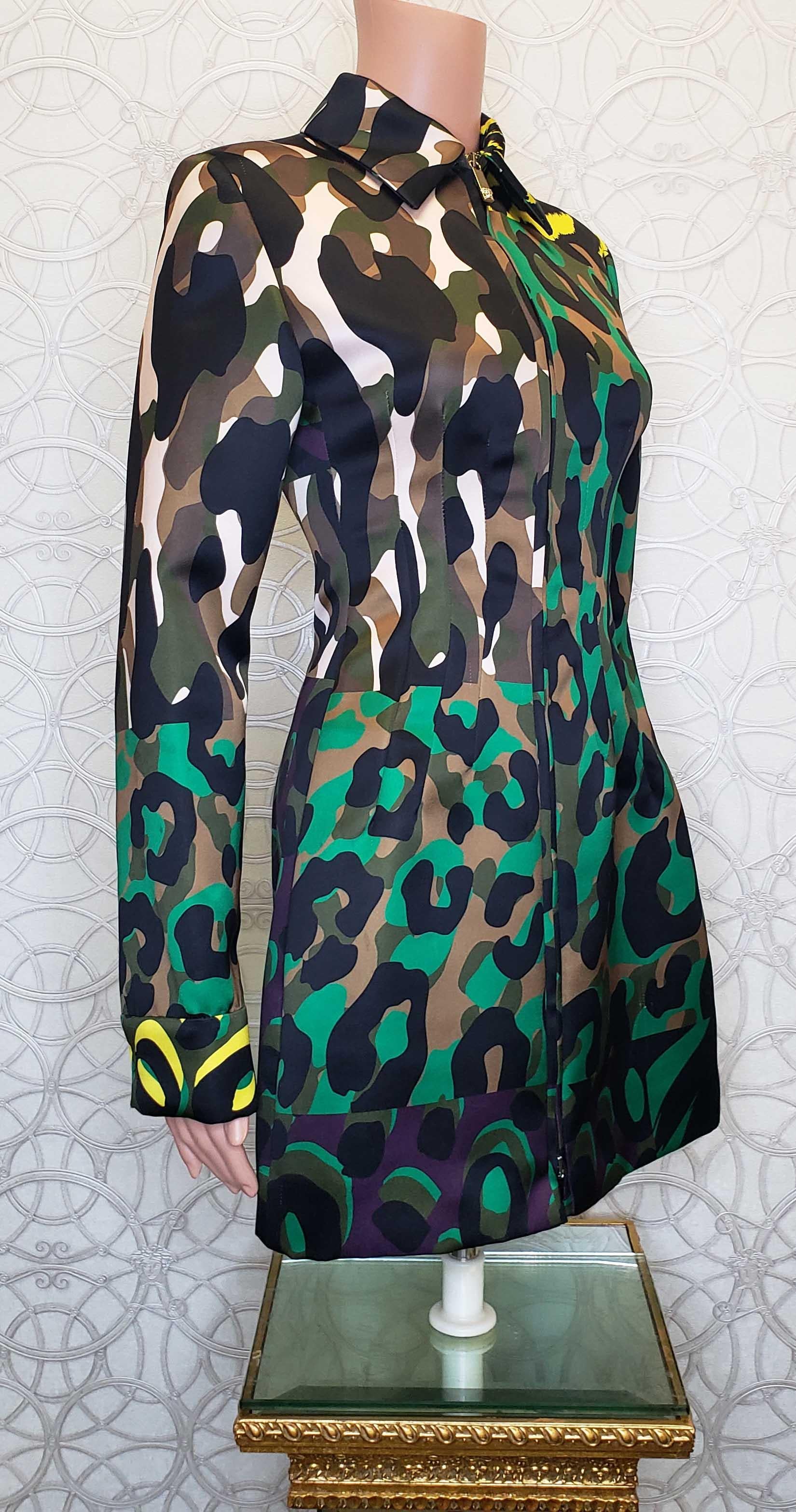 S/S 2016 L # 31 NEW VERSACE MULTI COLOR MILITARY Coat 38 - 2 For Sale 6