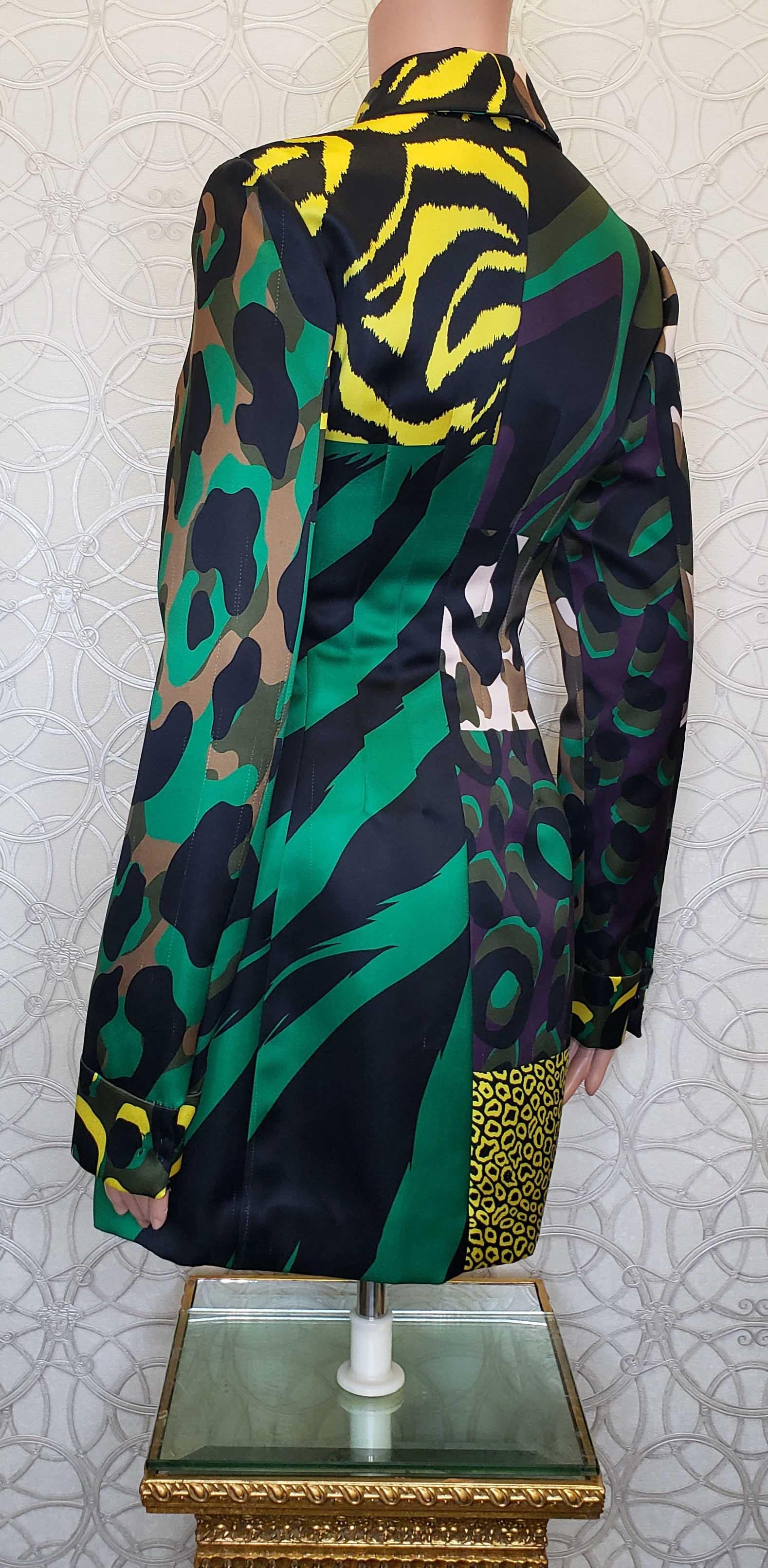 S/S 2016 L # 31 NEW VERSACE MULTI COLOR MILITARY Coat 38 - 2 For Sale 2