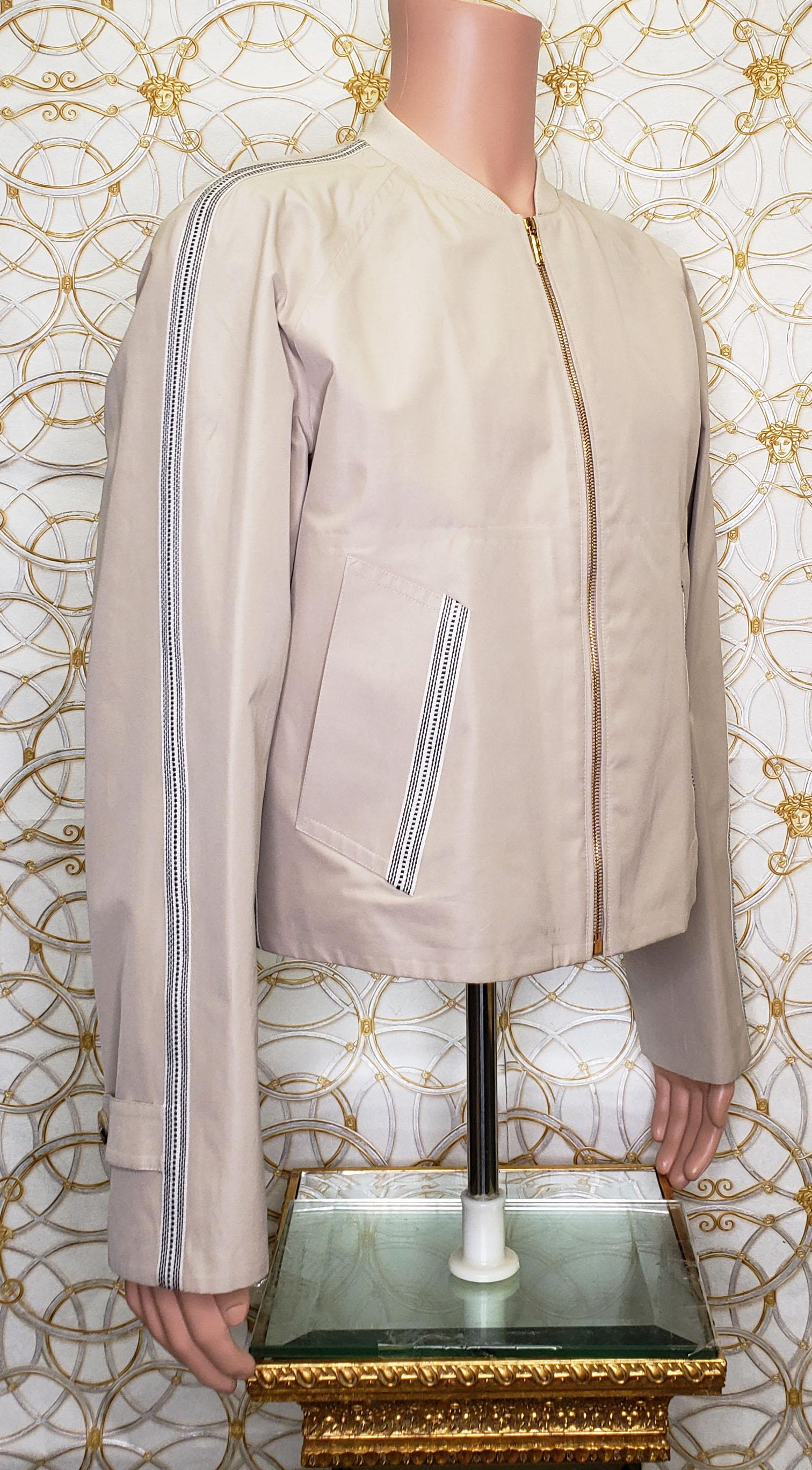 S/S 2016 L#17 NEW VERSACE BEIGE BOMBER JACKET with ZIPPER CLOSURE 50 - 40 For Sale 3