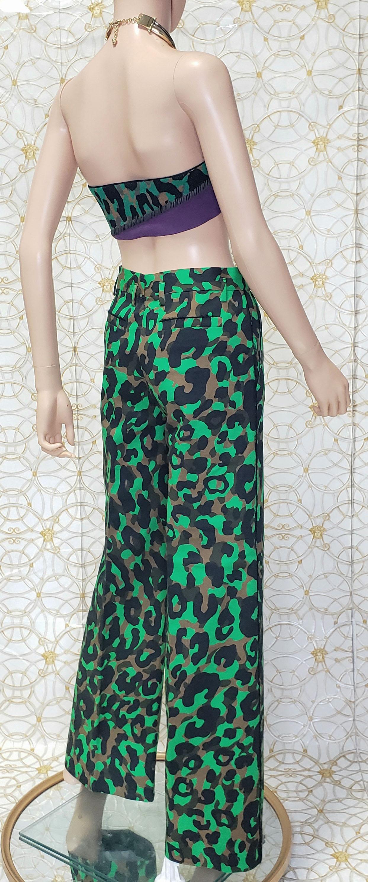 Pantalon imprimé camouflage militaire VERSACE S/S 2016 Look n° 13 taille 38 - 2 Unisexe en vente
