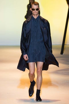 S/S 2016 Look # 34 VERSACE BELTED NAVY BLUE TRENCH SILK COAT 50 - 40