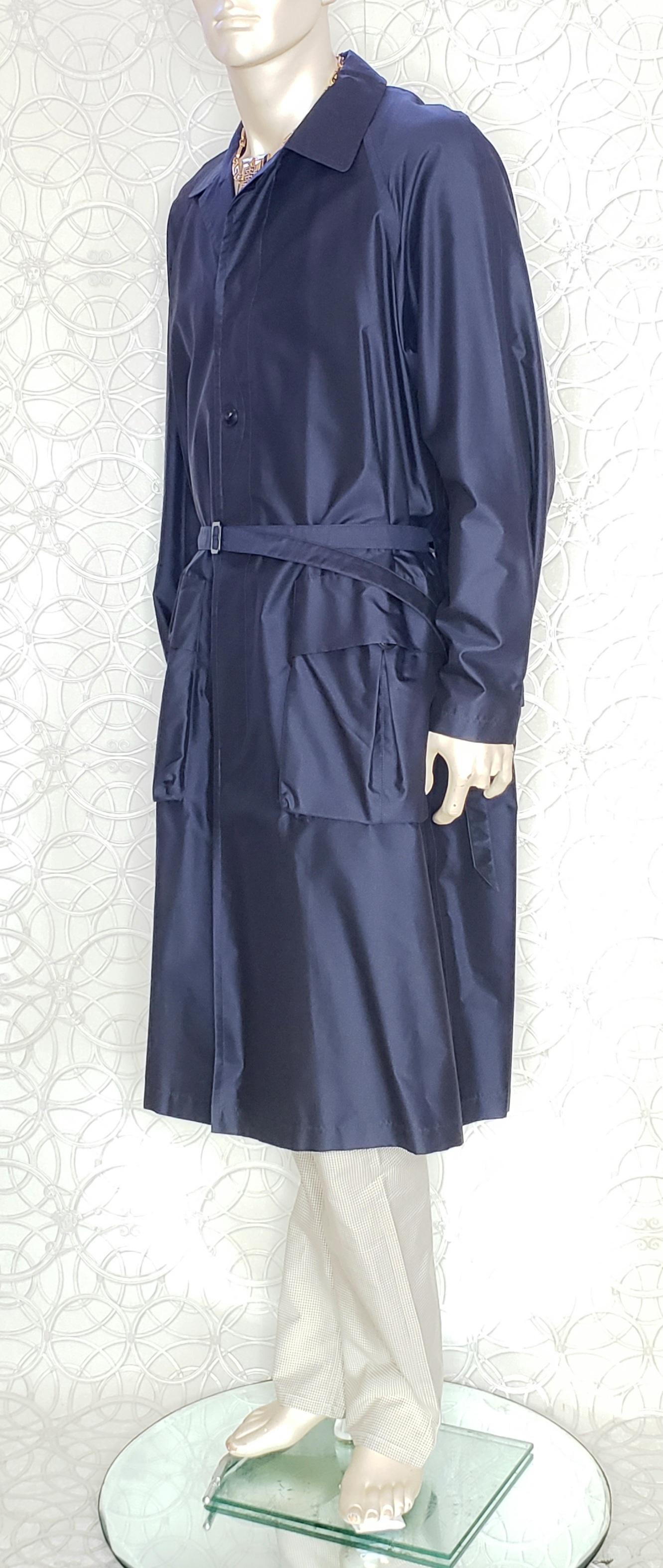 S/S 2016 Look # 34 VERSACE BELTED NAVY BLUE TRENCH SILK COAT 50 - 40 In New Condition For Sale In Montgomery, TX