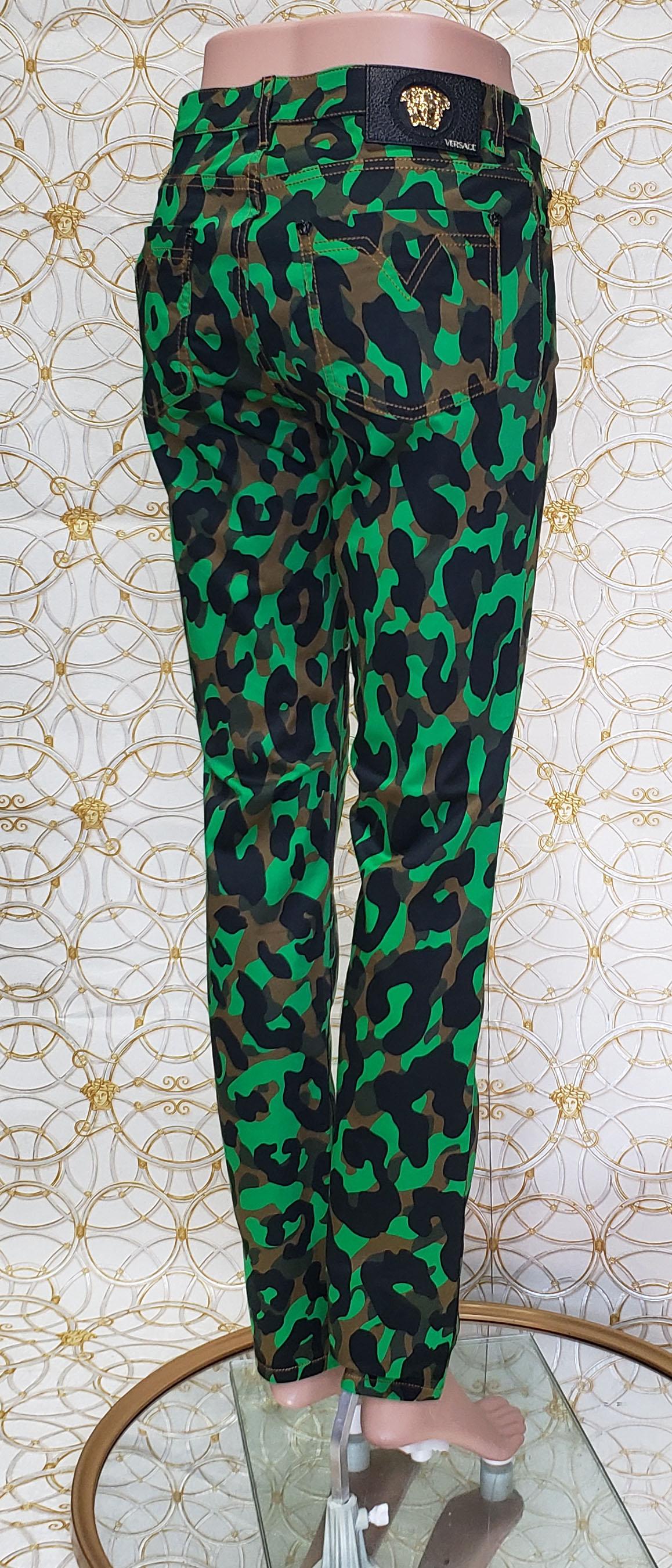 Women's S/S 2016 VERSACE GREEN MILITARY PANTS size 28 For Sale