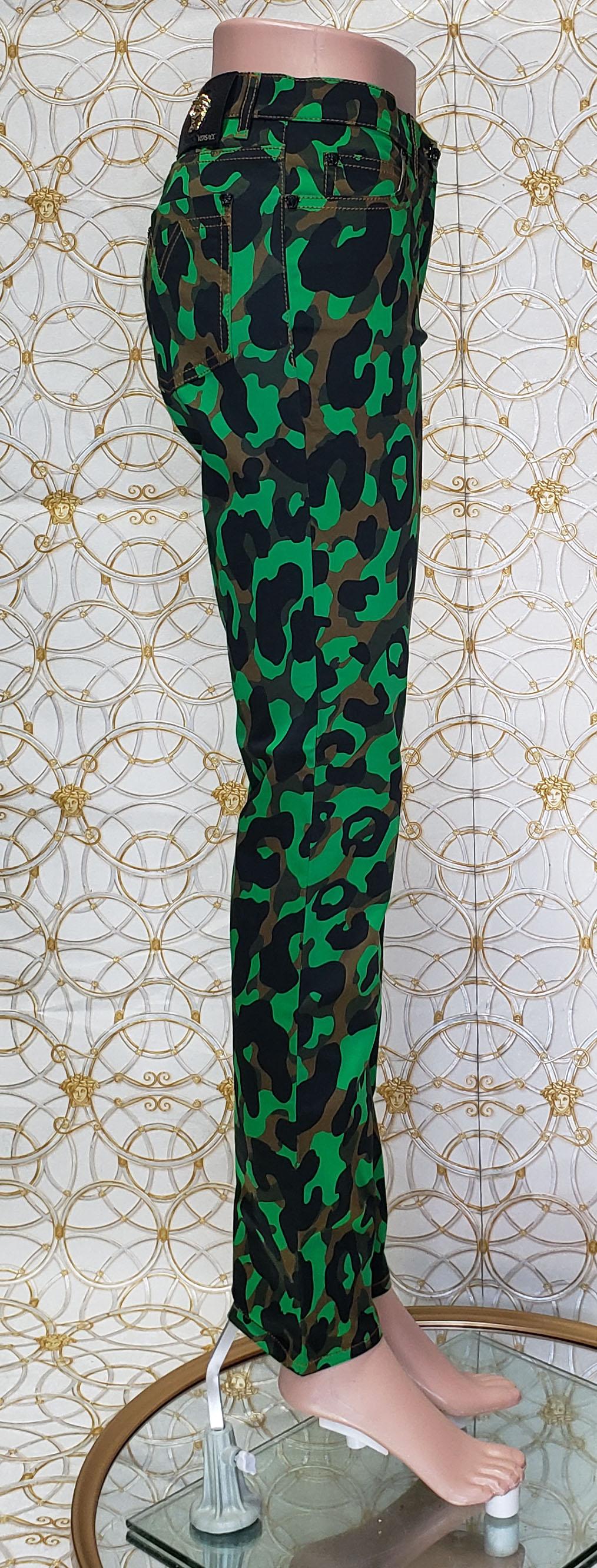 S/S 2016 VERSACE GREEN MILITARY PANTS size 28 For Sale 1