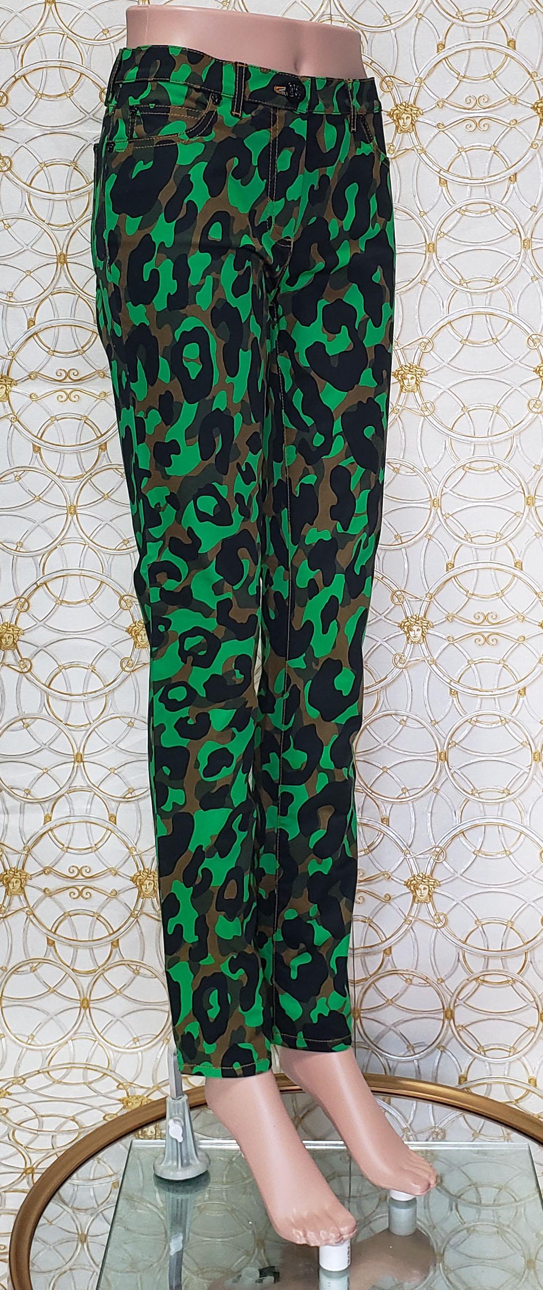 S/S 2016 VERSACE GREEN MILITARY PANTS size 28 For Sale 2
