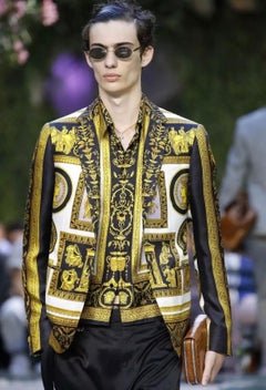 S/S 2018 Look# 32 Versace Archive Frames Printed Silk Blazer for Men 56 - 3XL