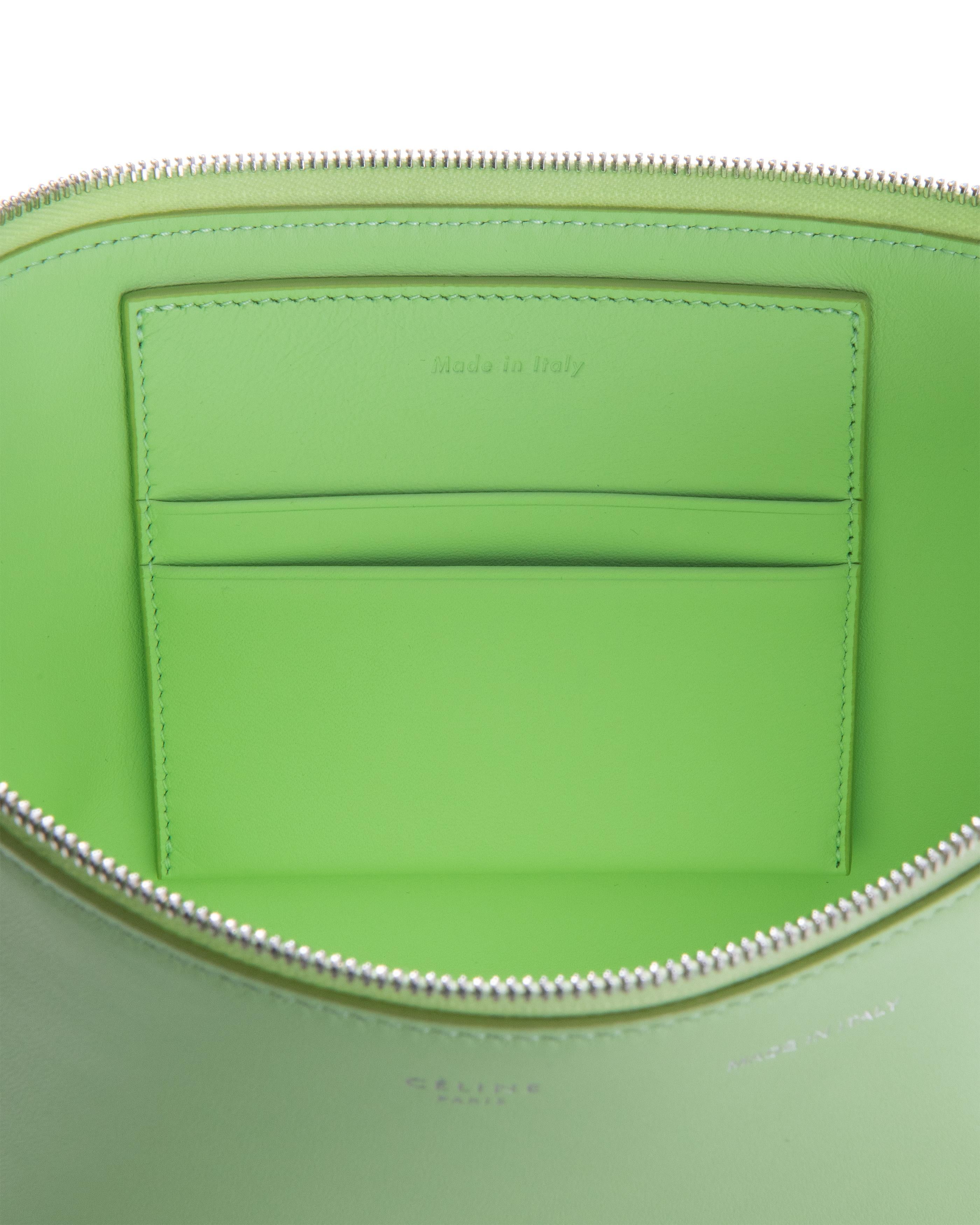 S/S 2018 Old Céline by Phoebe Philo Sac à main en PVC avec pochette intérieure verte en vente 9