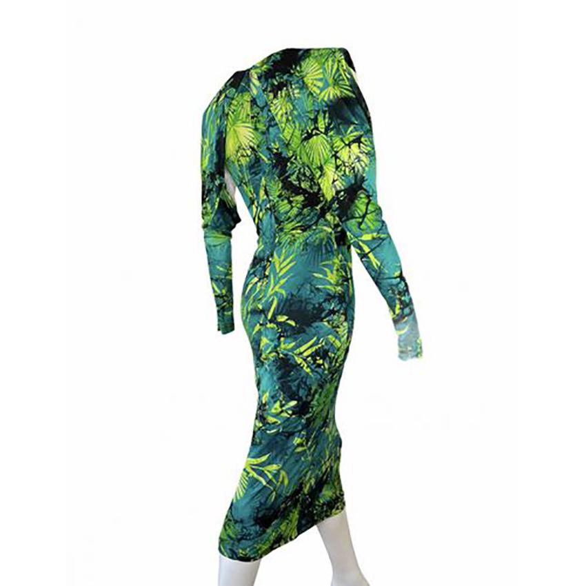 S/S 2020 Look # 18 VERSACE GREEN SILK JUNGLE PRINT DRESS size EU 38  In New Condition In Montgomery, TX