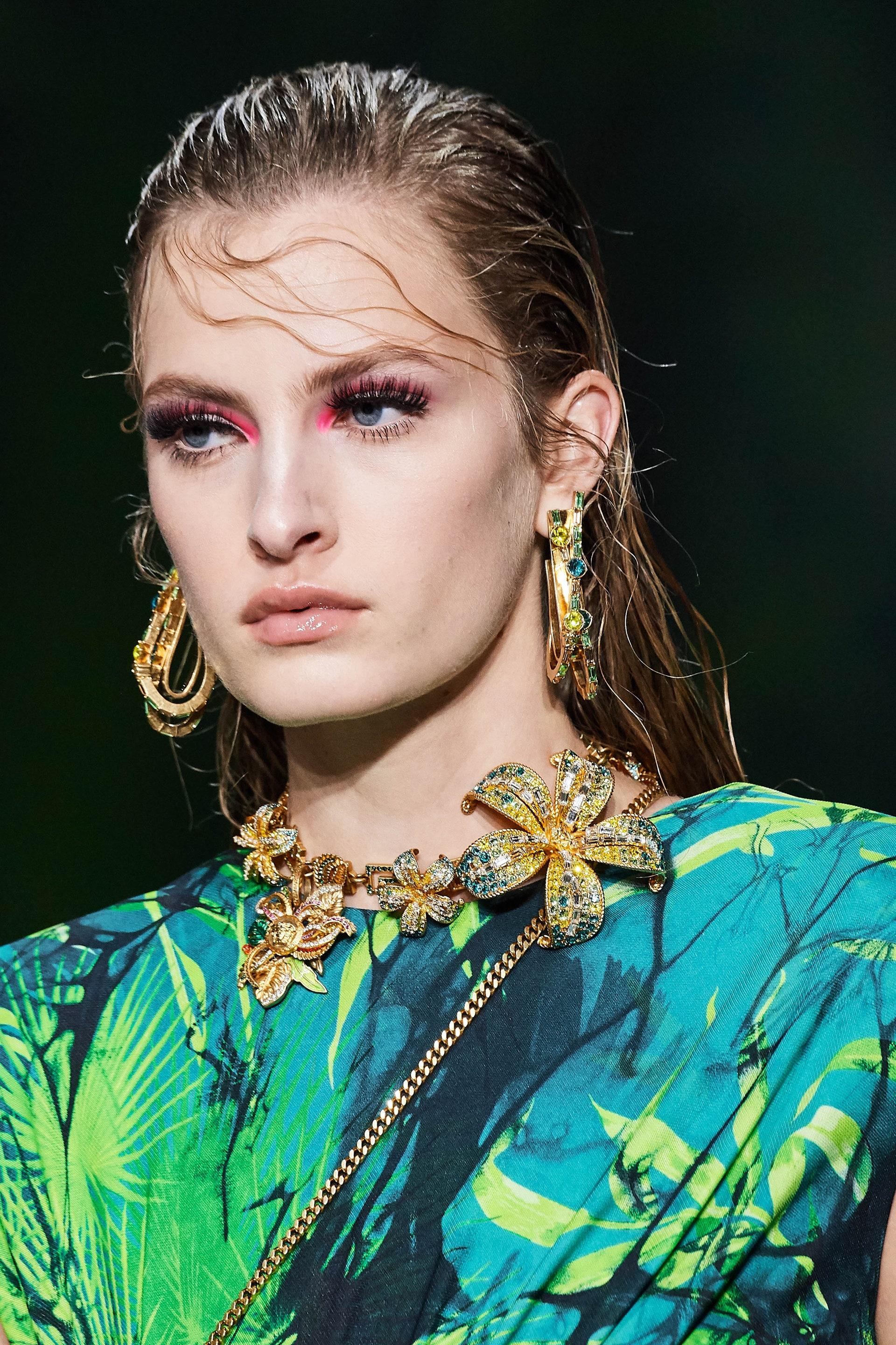 P/E 2020 Look # 18 VERSACE VESTITO IN SETA VERDE CON STAMPA GIUNGLA taglia EU 38 2