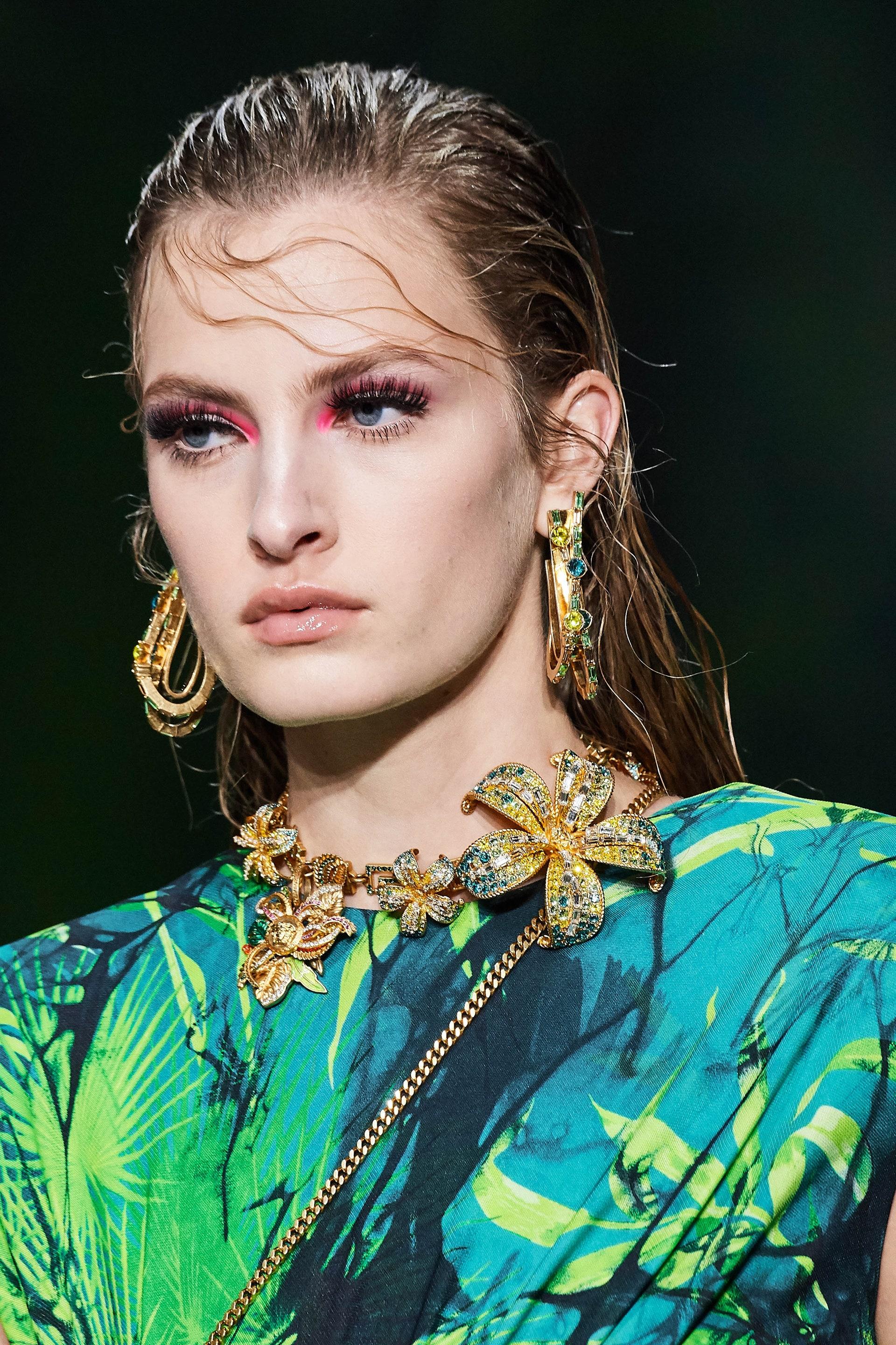 S/S 2020 Look # 18 VERSACE GREEN SILK JUNGLE PRINT DRESS size EU 38  1