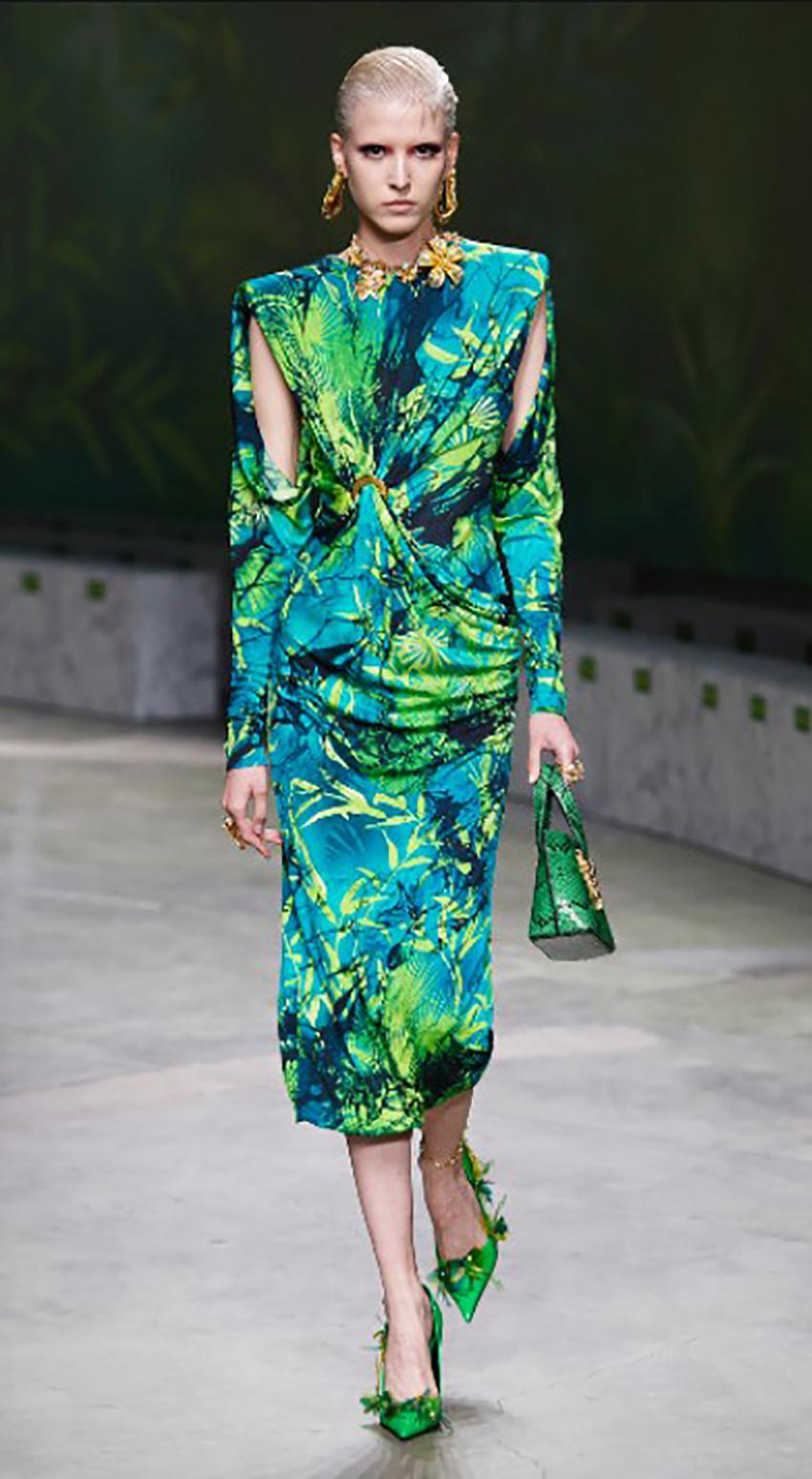 vestito 18 anni uomo versace