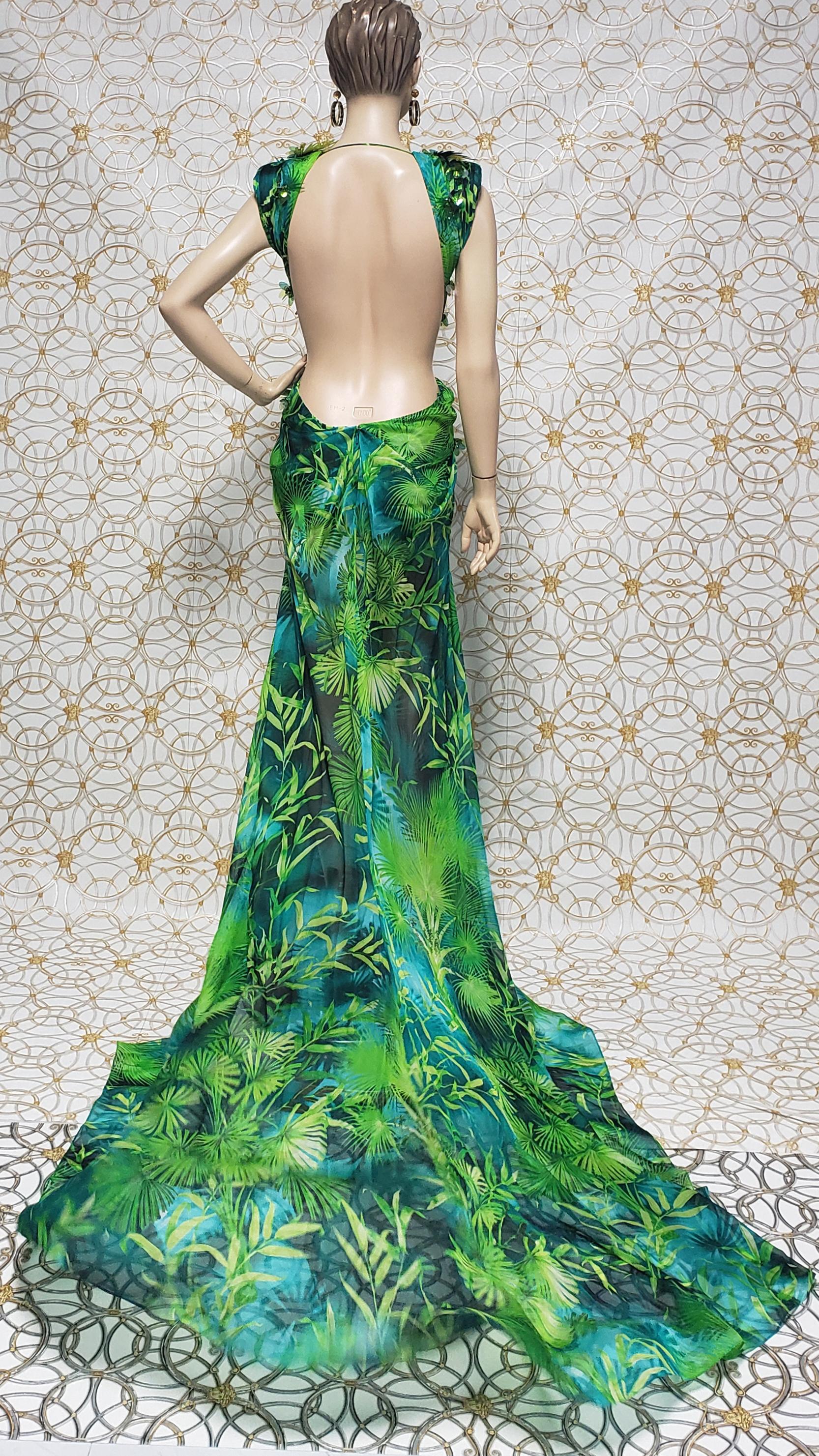 S/S 2020 Versace Embellished Jungle print Finalee Dress as seen on Jen Lopez In New Condition In Montgomery, TX