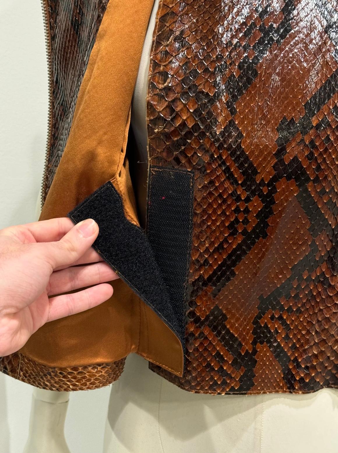 S/S2001 Dolce & Gabbana Top en cuir de python en vente 7