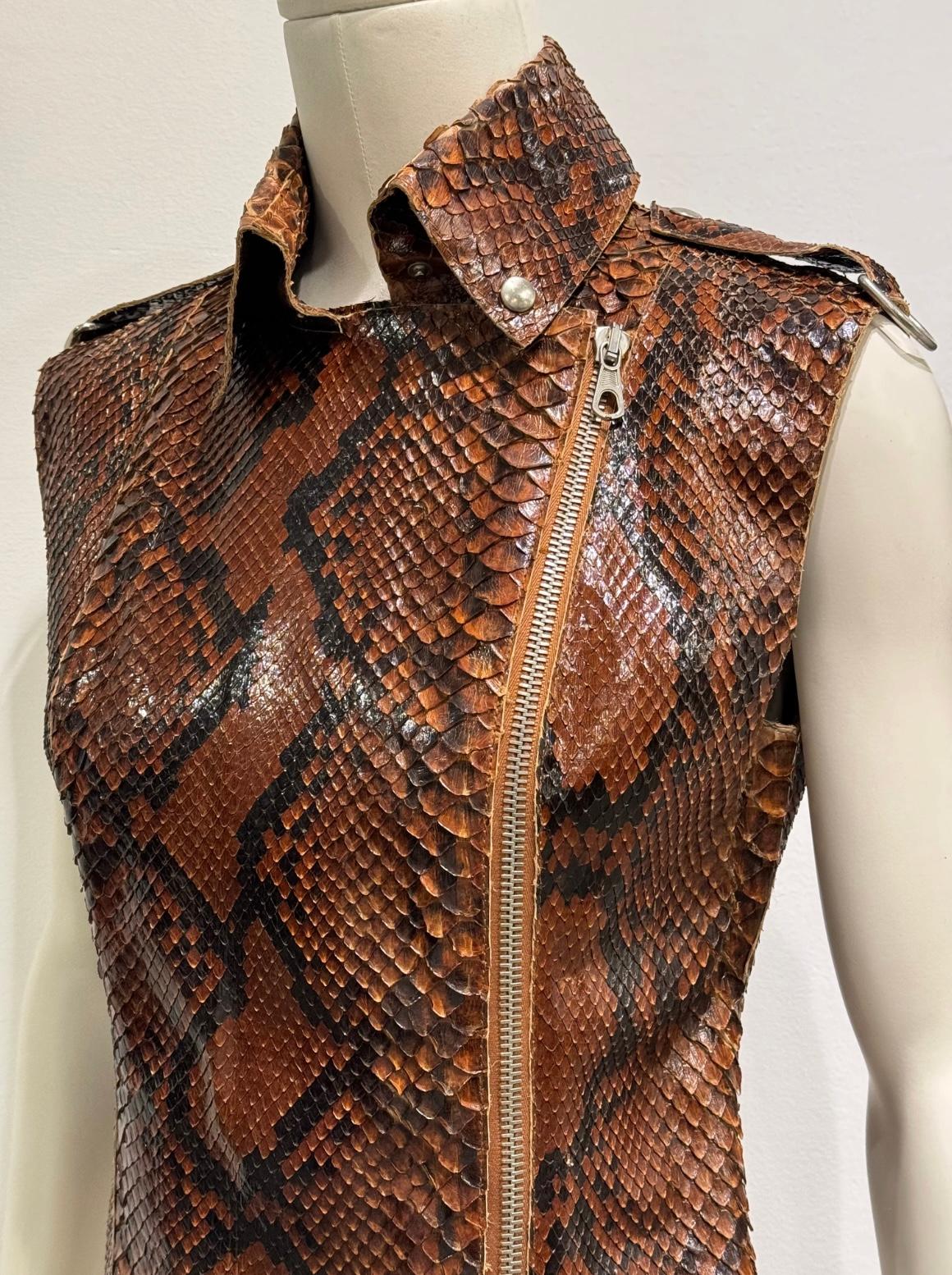 S/S2001 Dolce & Gabbana Top en cuir de python en vente 8