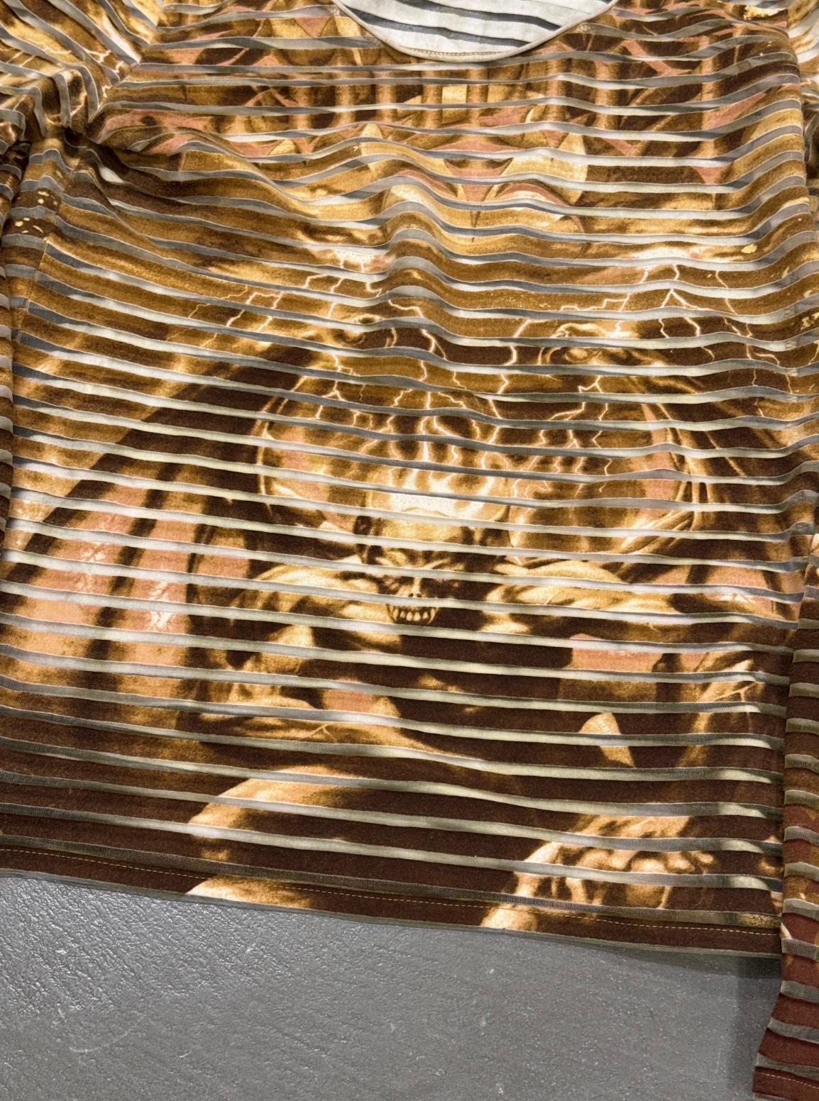 S/S2001 Jean Paul Gaultier satanisch gestreiftes langärmeliges T-Shirt Oberteil im Zustand „Hervorragend“ im Angebot in Milano, Lombardia
