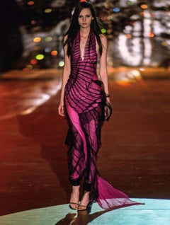 S/S2001 Roberto Cavalli Laufsteg: Abendkleid aus Seide im Used-Look mit Neckholder-Ausschnitt