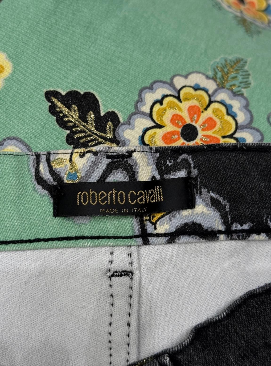 S/S2003 Conjunto Roberto Cavalli con estampado de chinoserie (top, cárdigan y vaqueros) en venta 5