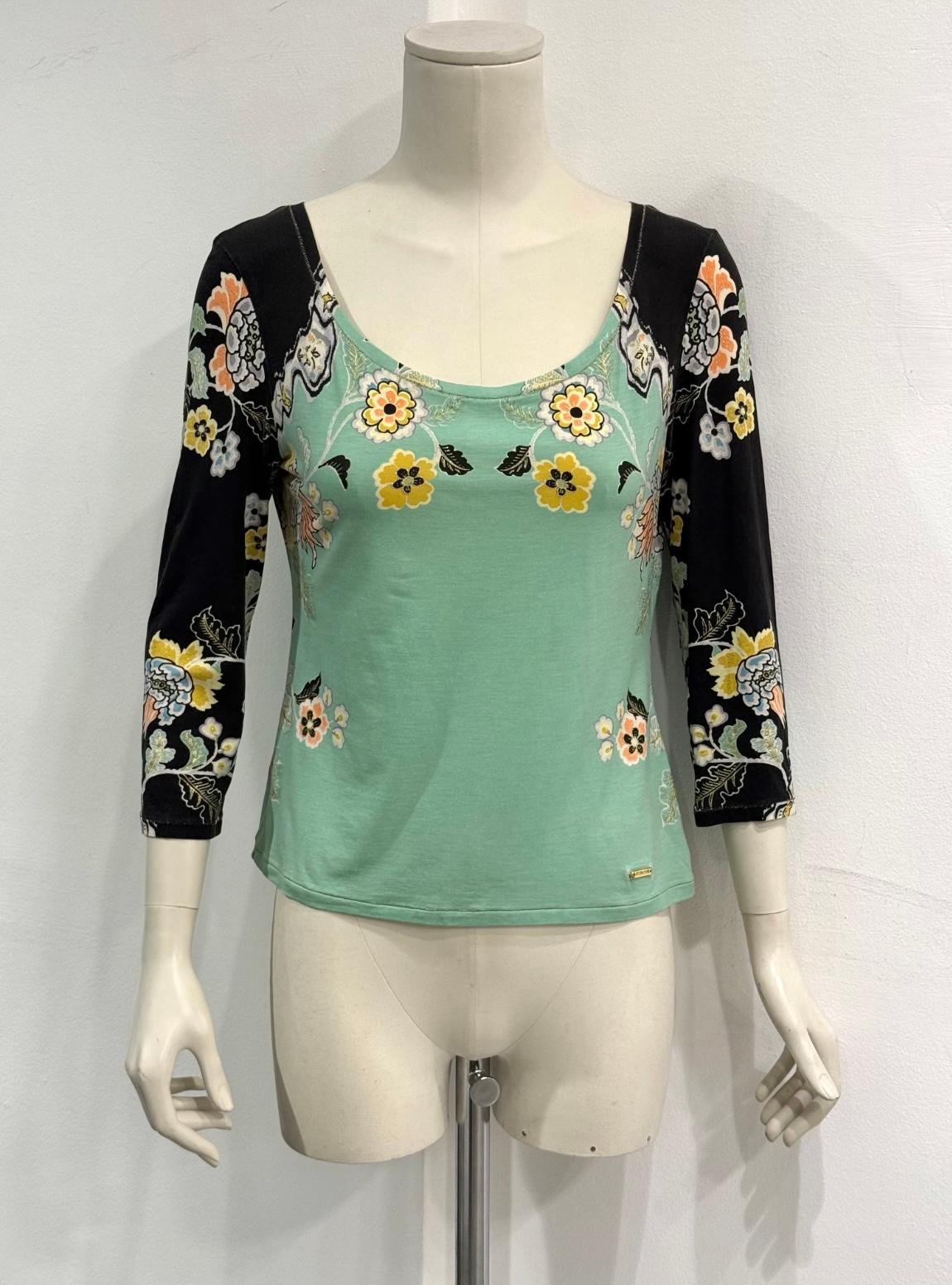 S/S2003 Conjunto Roberto Cavalli con estampado de chinoserie (top, cárdigan y vaqueros) en venta 4