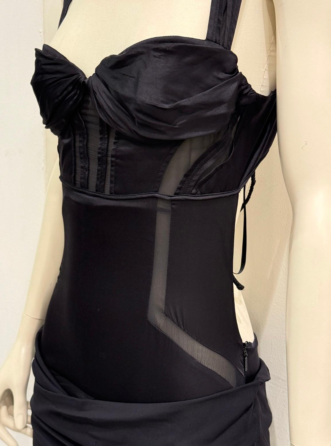 Black S/S2004 Gucci by Tom Ford robe corsetée bondage en vente
