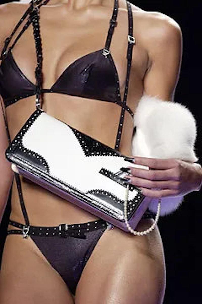 S/S2004 Look#8 John Galliano for Christian Dior Patent Leather and Pearl Clutch  9