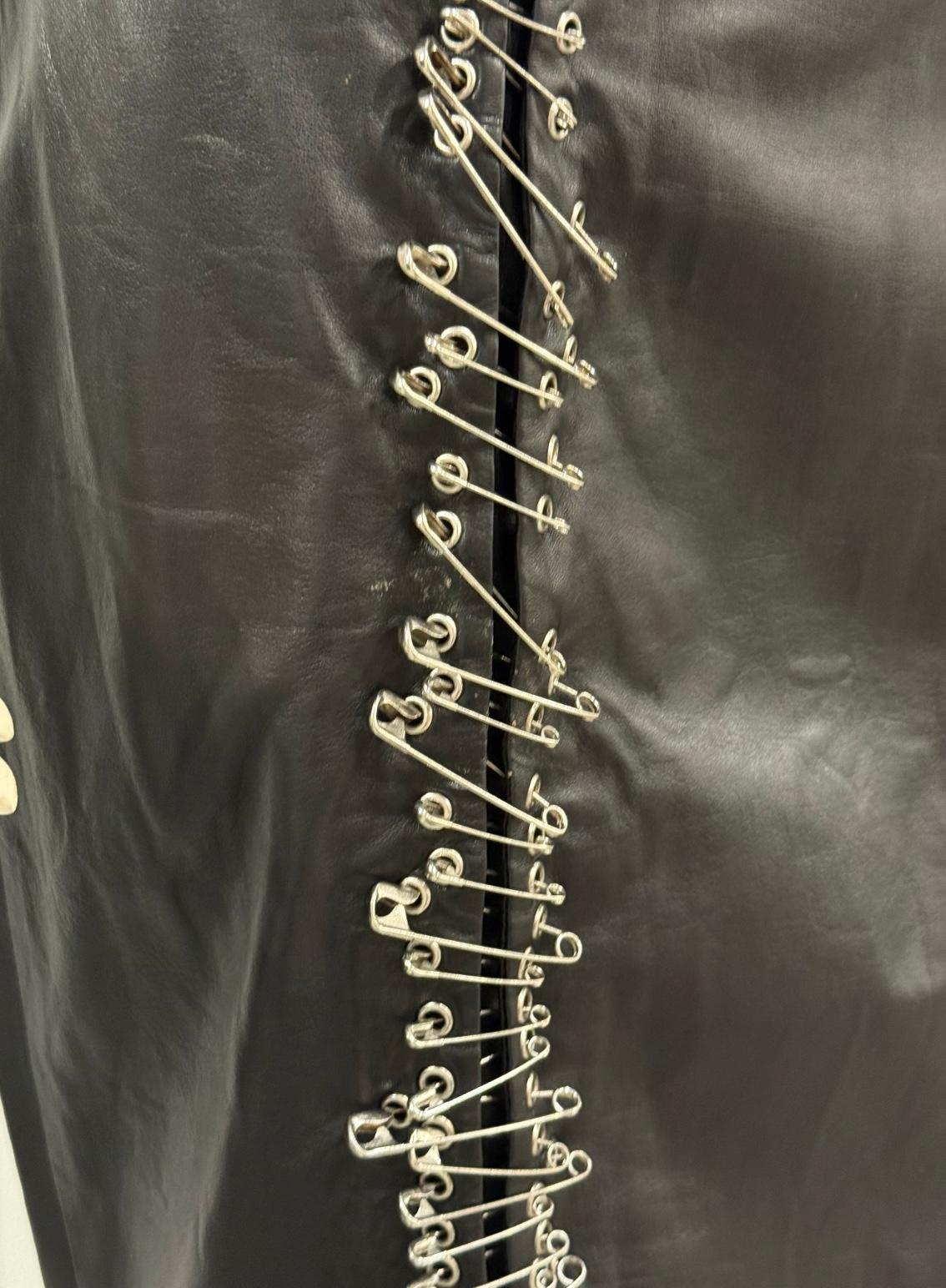 S/S2011 Balmain by Christopher Decarnin jupe en cuir à épingles de sûreté Excellent état - En vente à Milano, Lombardia